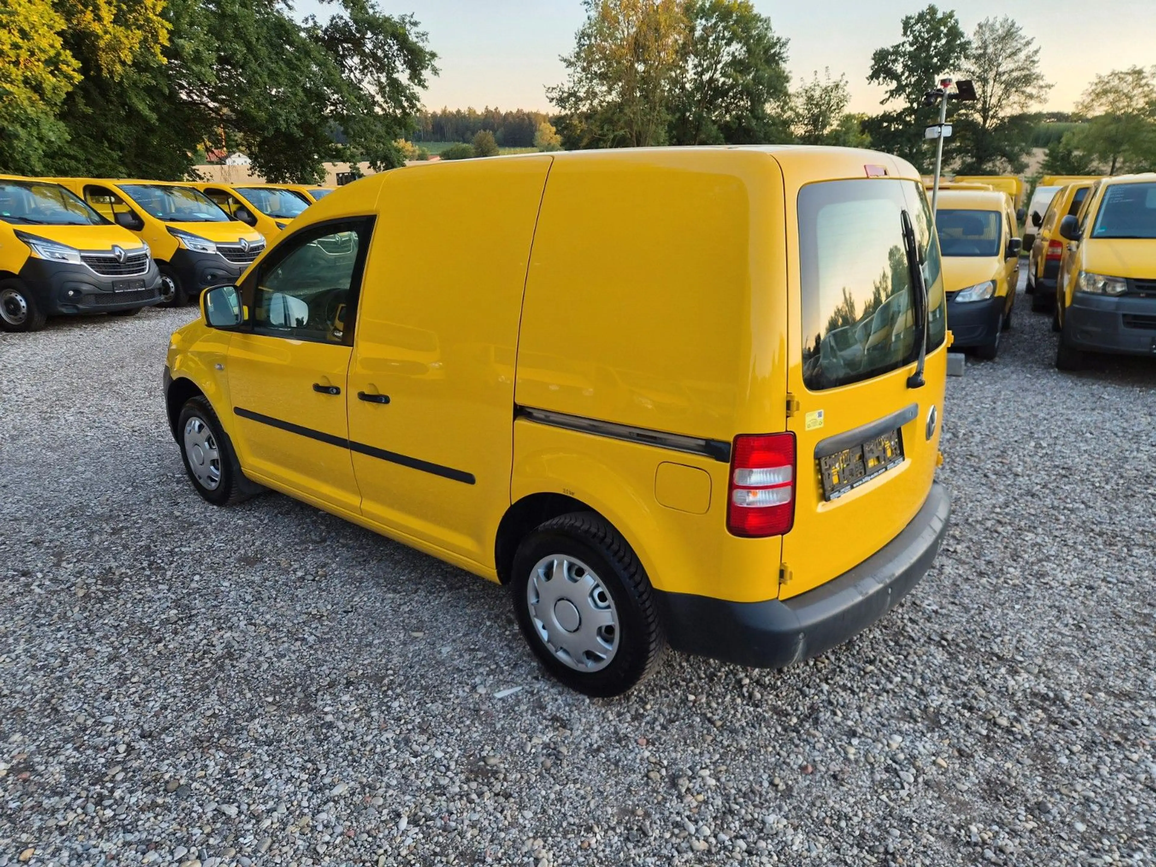 Volkswagen Caddy Klima Flügeltüre 2xSchiebetüre 1.Hd Blueth — photo 7
