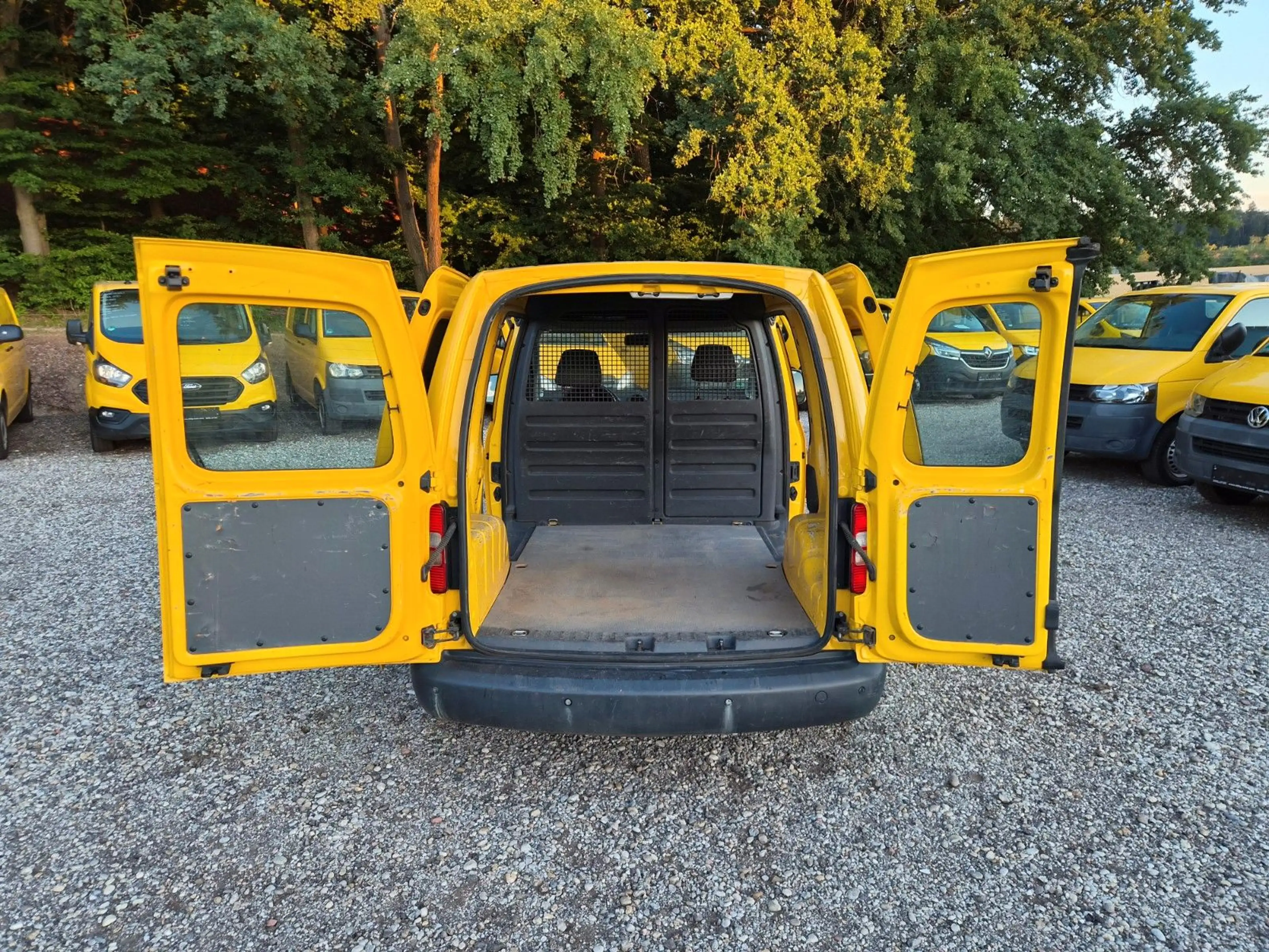 Volkswagen Caddy Klima Flügeltüre 2xSchiebetüre 1.Hd Blueth — photo 12