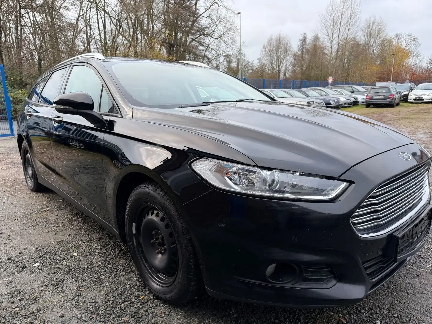 Ford Mondeo Turnier Schwarz - 1
