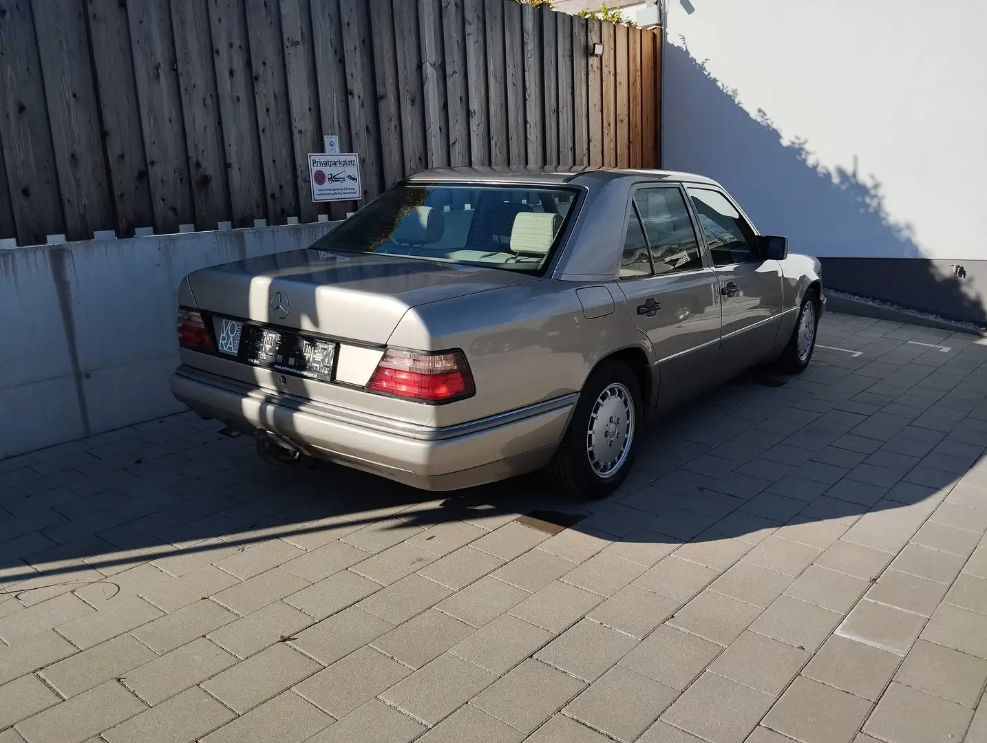Mercedes-Benz E 300 E 300 Ds. Aut. Bej - 2