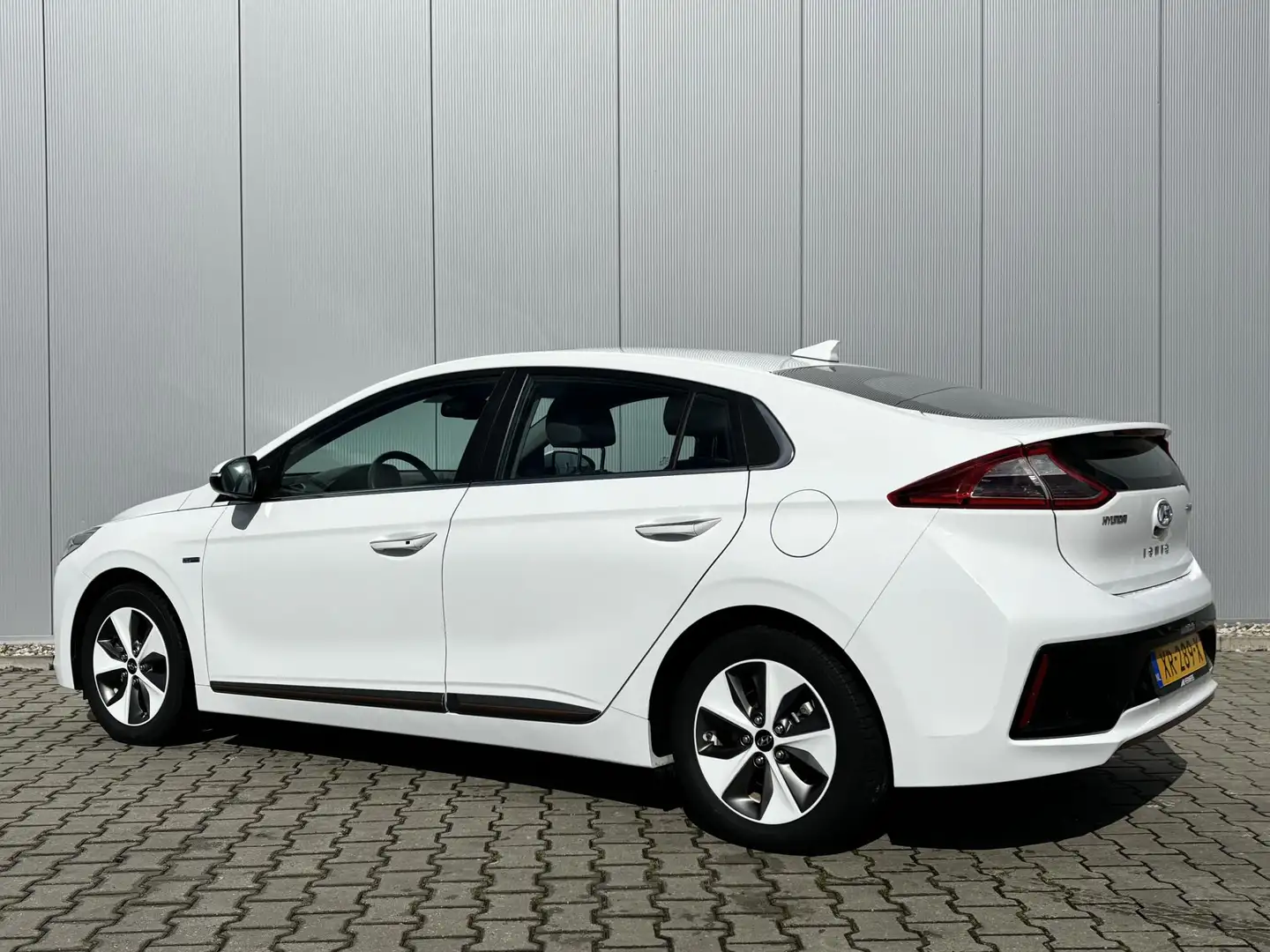 Hyundai IONIQ Premium EV / Airco / Apple Carplay en Android Auto Wit - 2