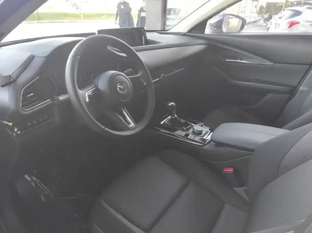 Mazda CX-30 view 9