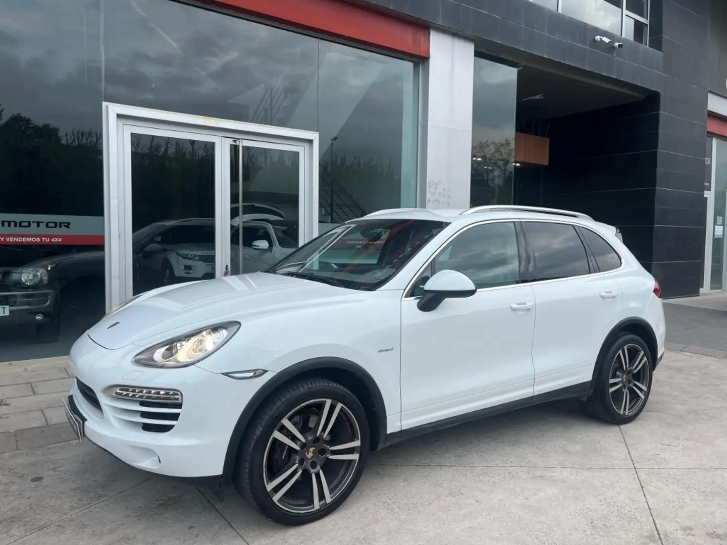 Porsche Cayenne Diesel 245 Aut. Blanc - 2