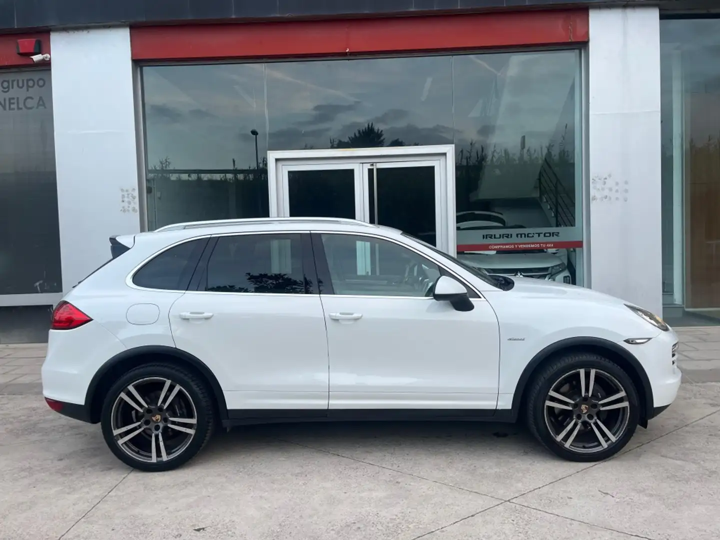 Porsche Cayenne Diesel 245 Aut. Blanc - 1