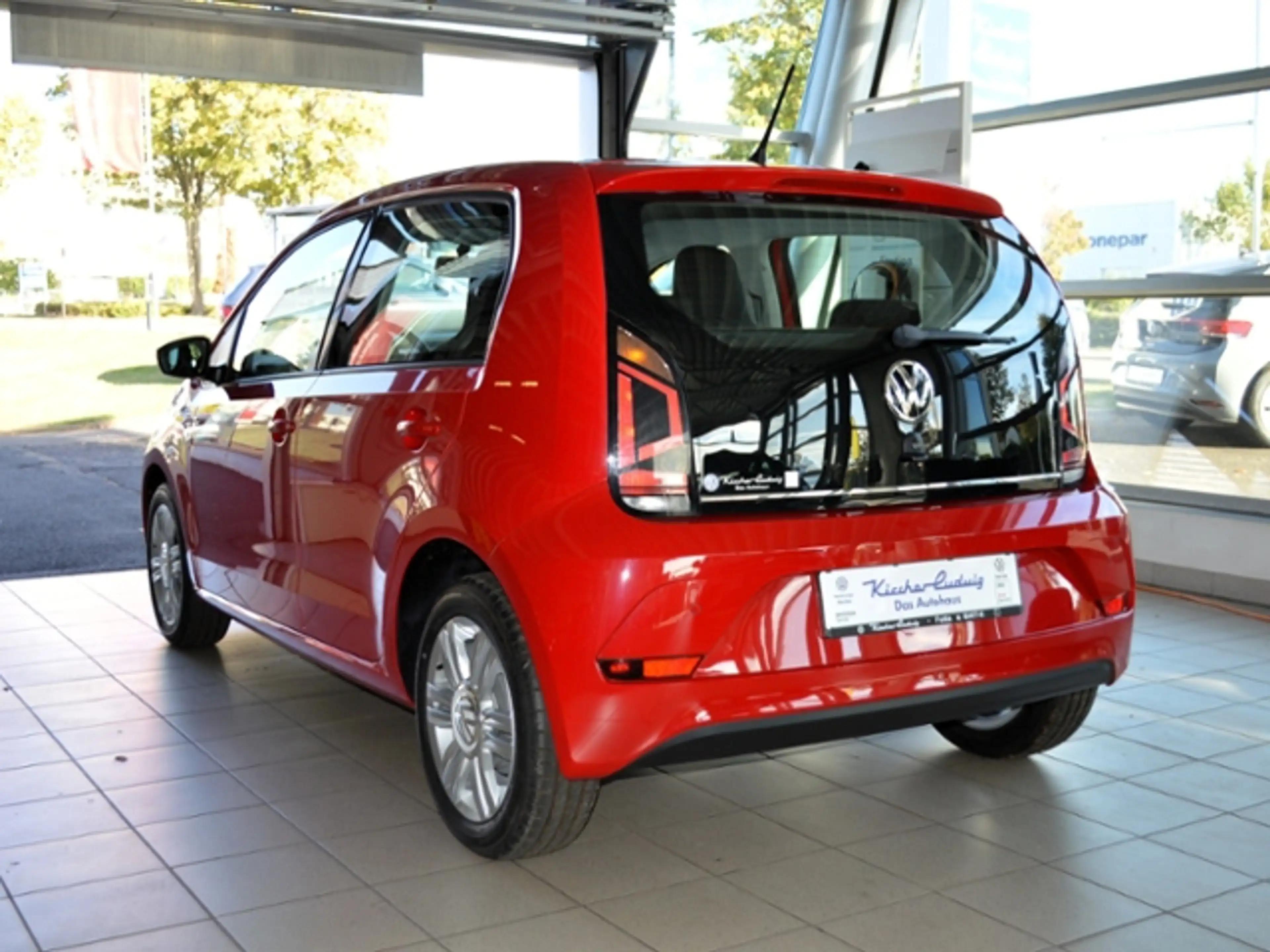 Volkswagen up! 1,0 high KLIMA ALU SHZ — photo 5