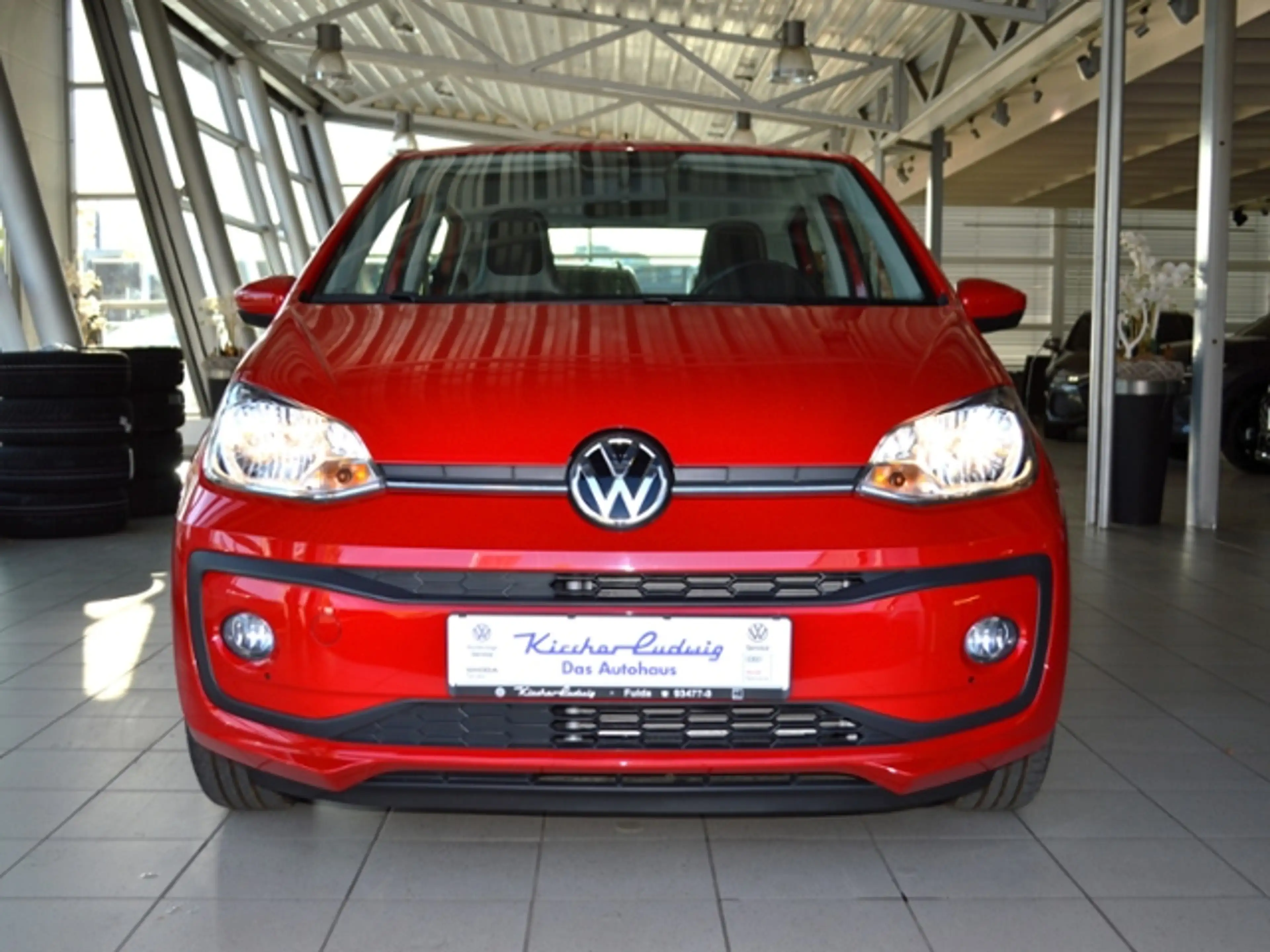 Volkswagen up! 1,0 high KLIMA ALU SHZ — photo 2
