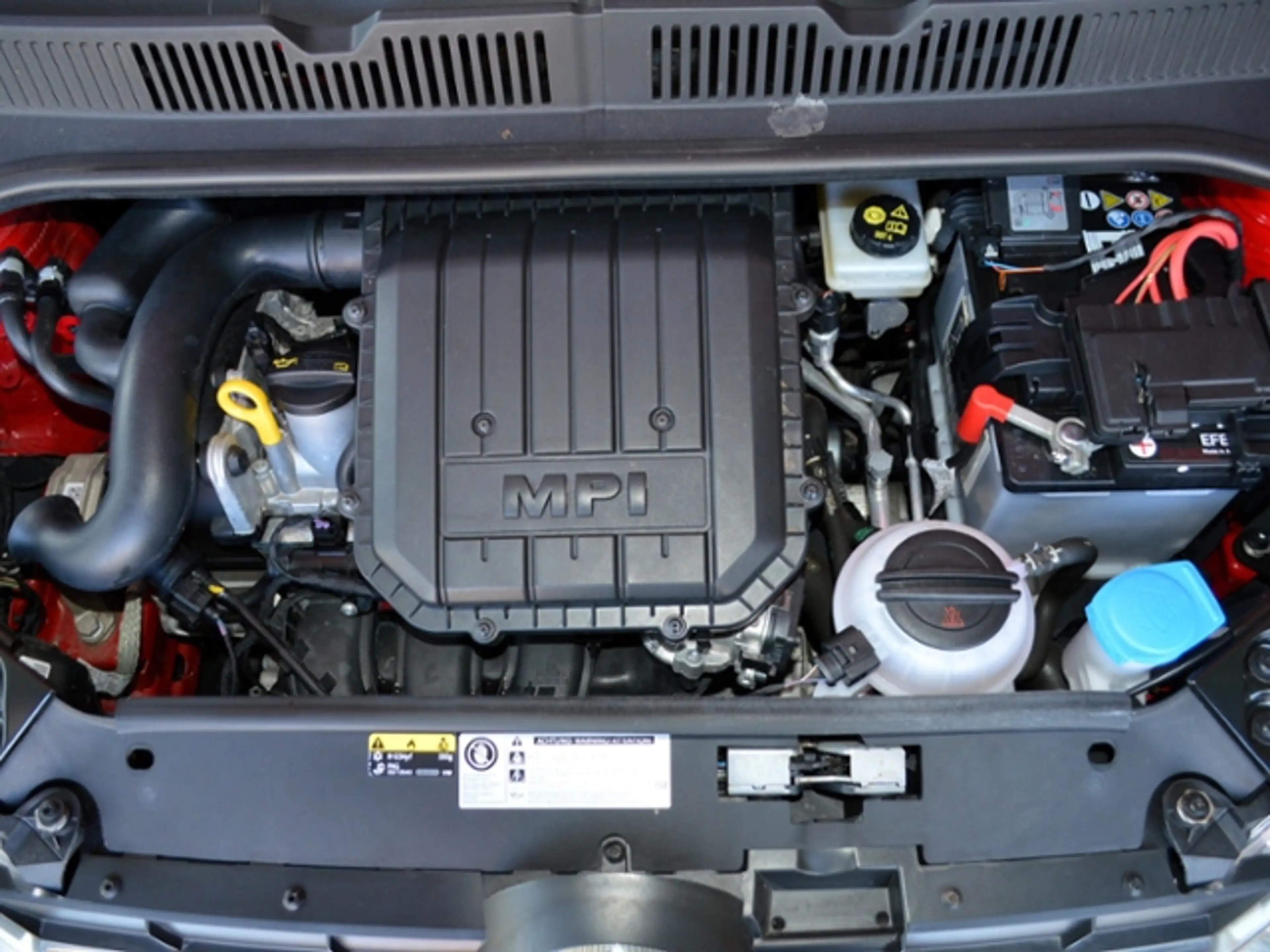 Volkswagen up! 1,0 high KLIMA ALU SHZ — photo 14