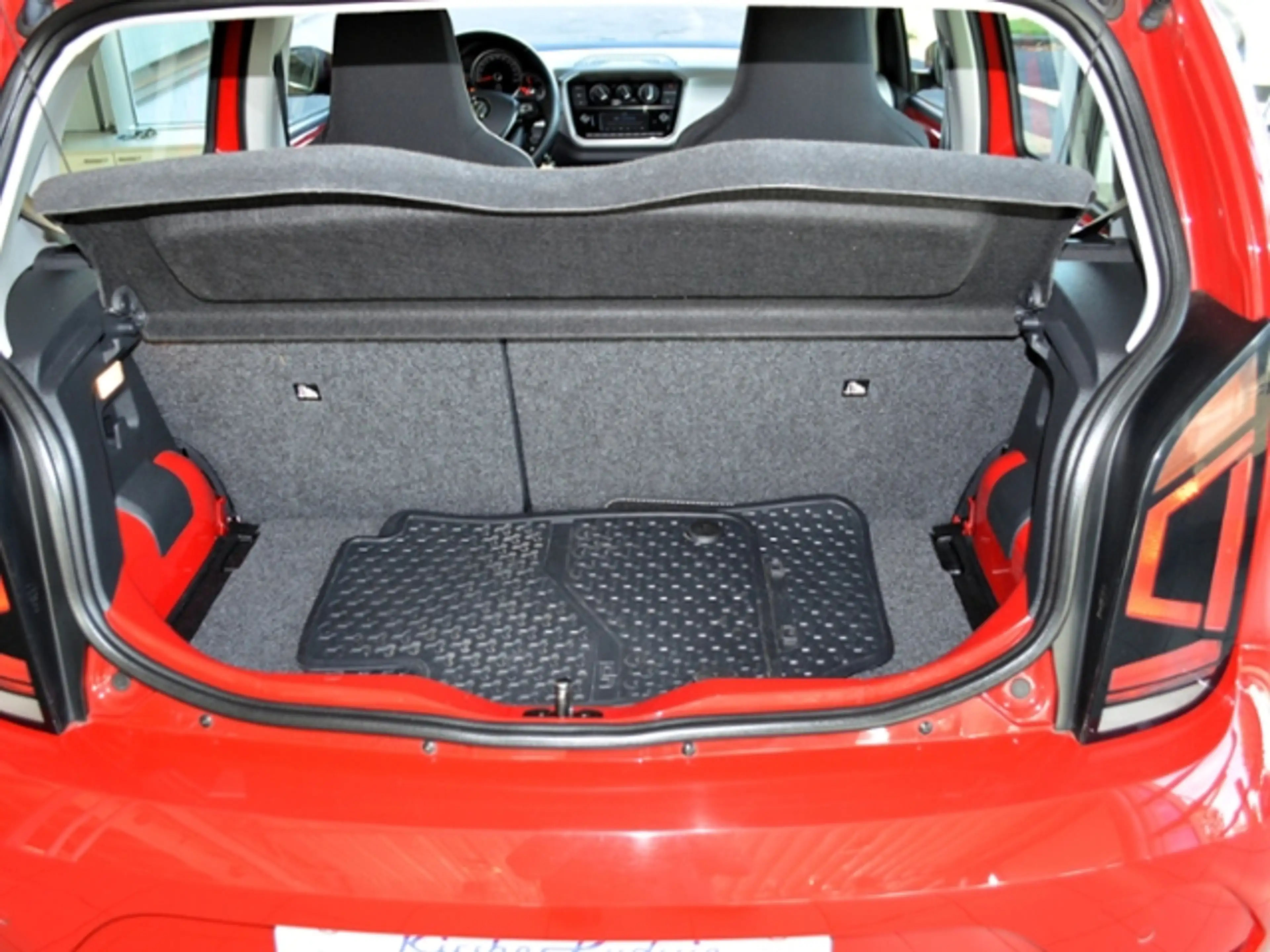 Volkswagen up! 1,0 high KLIMA ALU SHZ — photo 11