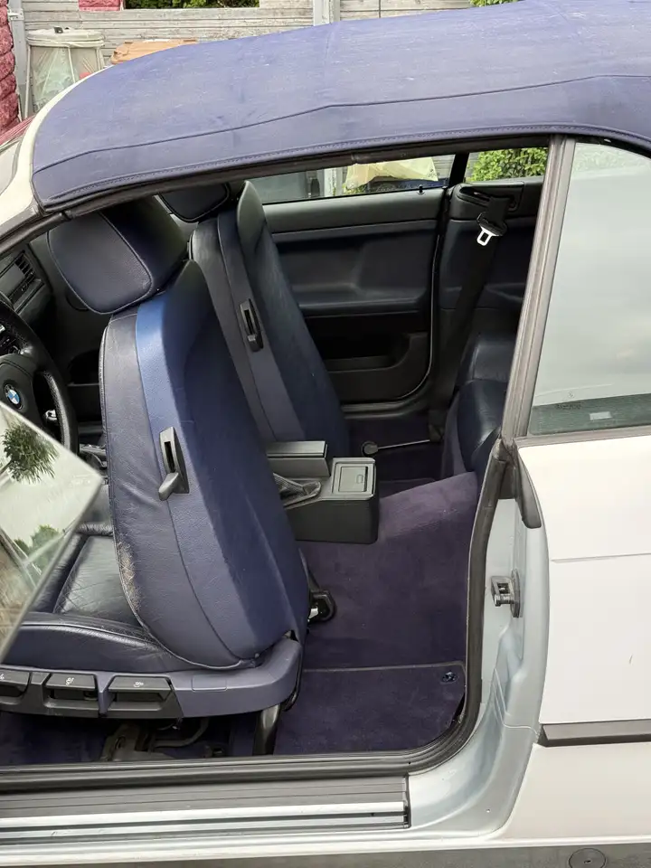 BMW 320i, foto 8