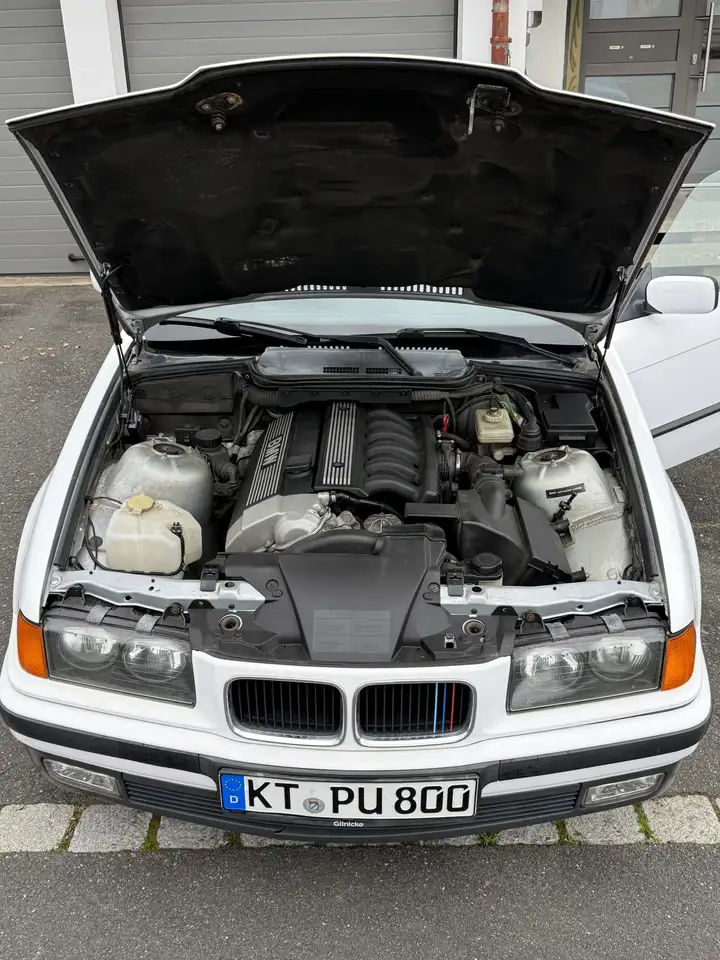 BMW 320i, foto 10