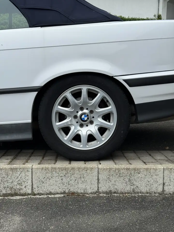 BMW 320i, foto 3