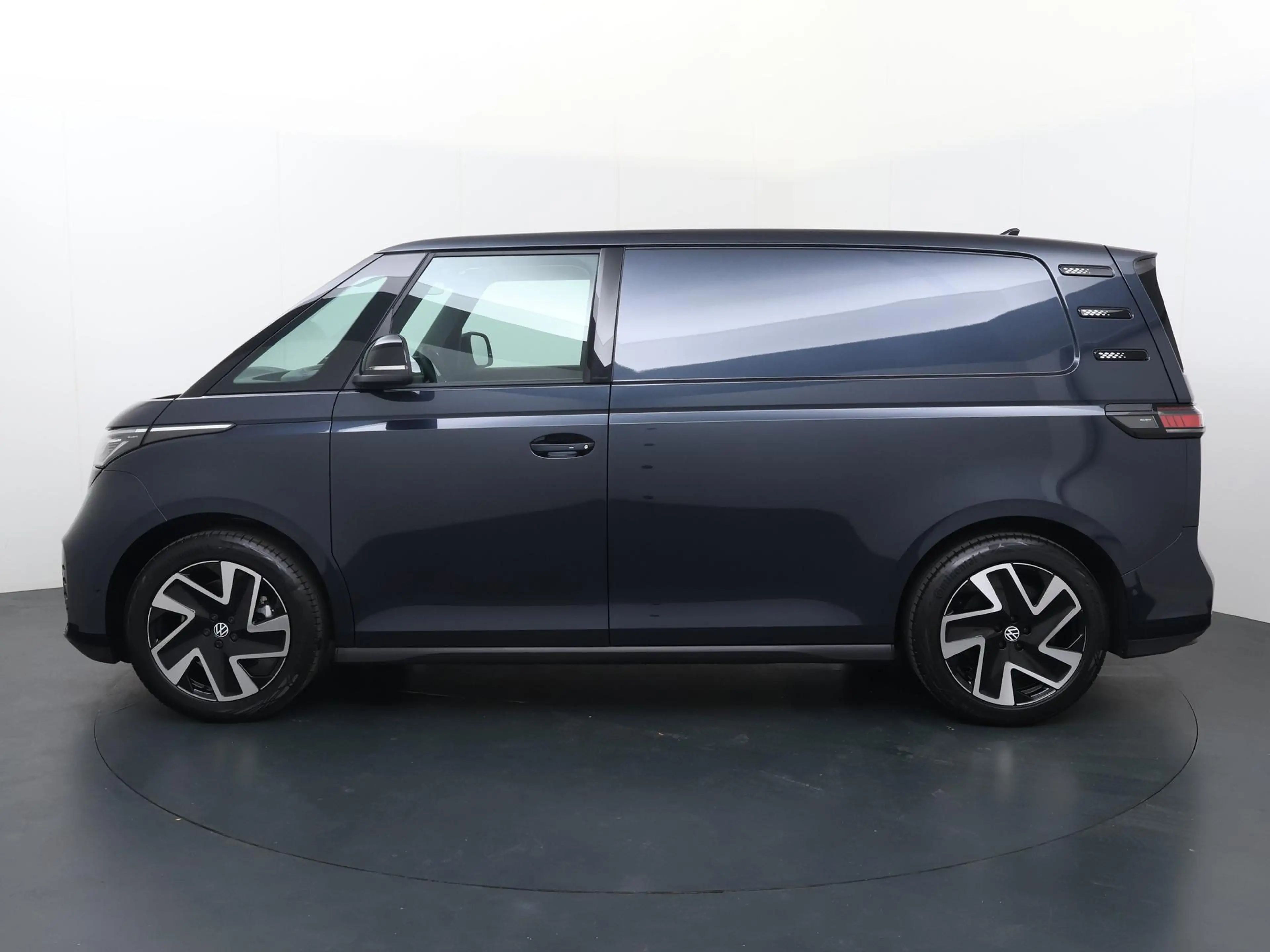 Volkswagen ID. Buzz Cargo Bedrijfswagens Bulli Edition Elektromotor 210 kW ( — photo 2