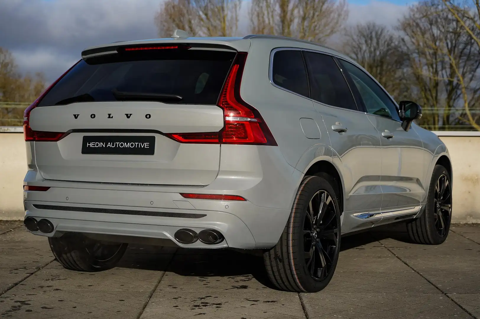 Volvo XC60 2.0 T6 Plug-in hybrid AWD Essential Edition Bright Gris - 2