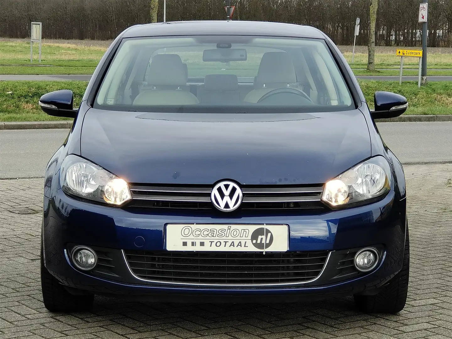 Volkswagen Golf 1.2 TSI Highline BlueMotion | Cruise | Climate Blauw - 2