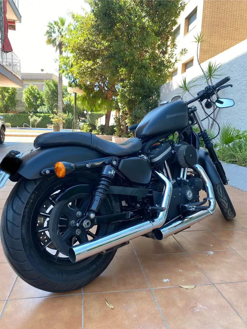 Harley-Davidson Iron 883 Black Iron Negro - 1