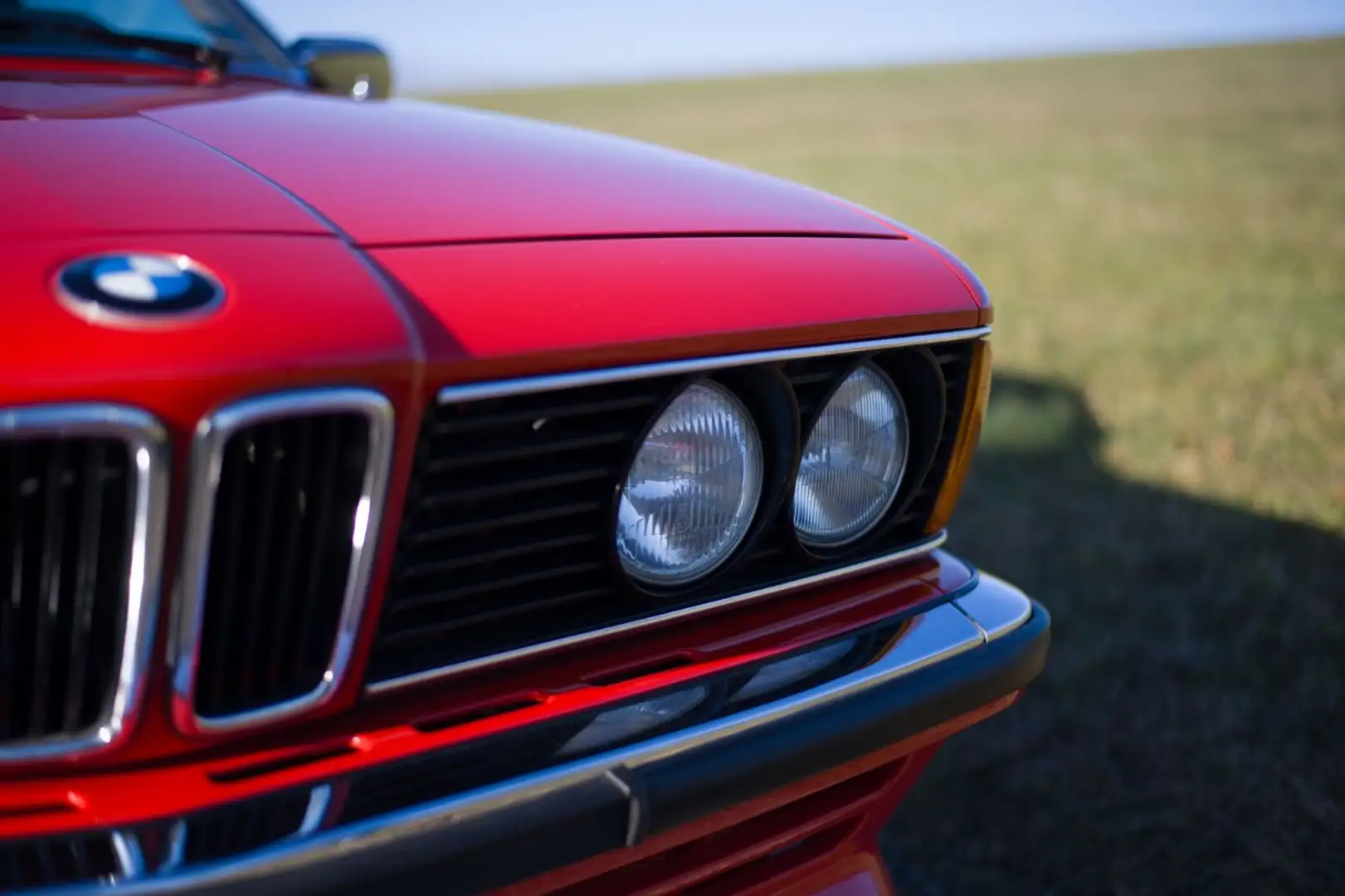 BMW 635 CSI*DE-Fahrzeug*1.Hand*5-Gang*ungeschweißt* Rojo - 1