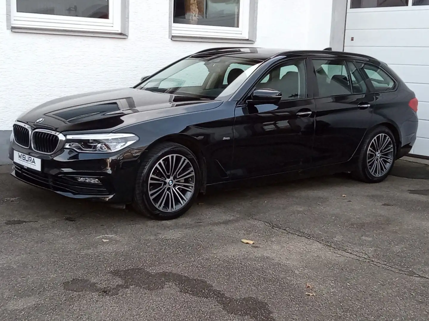BMW 530 Touring 530 d xDrive Sport Line LED AHK PanoDach Schwarz - 2