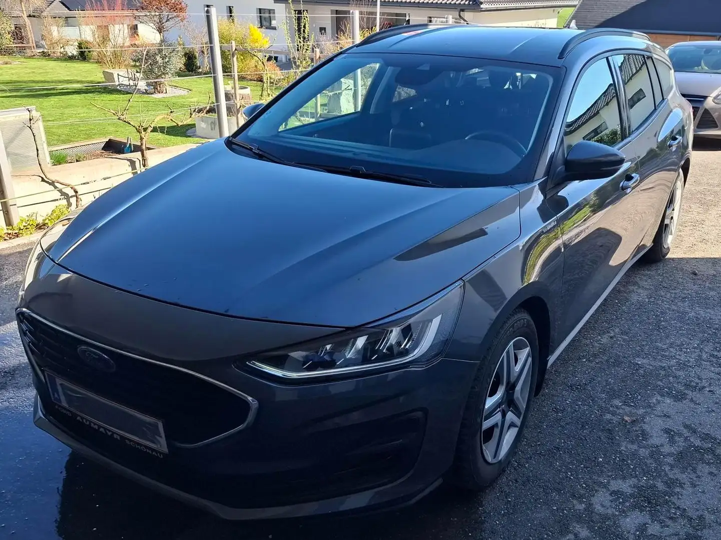 Ford Focus Focus Turnier 1,0 EcoBoost Hybrid Cool Schwarz - 1