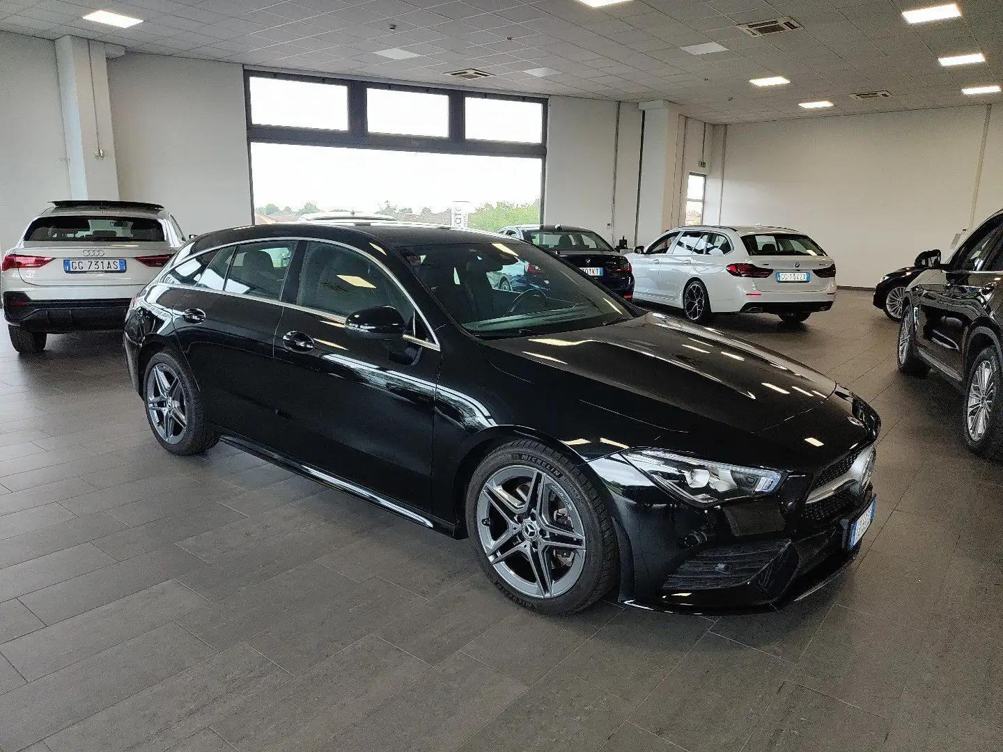 Mercedes-Benz CLA 200 d Premium Auto Navi Cruise Fari LED Cerchi 18 Nero - 2