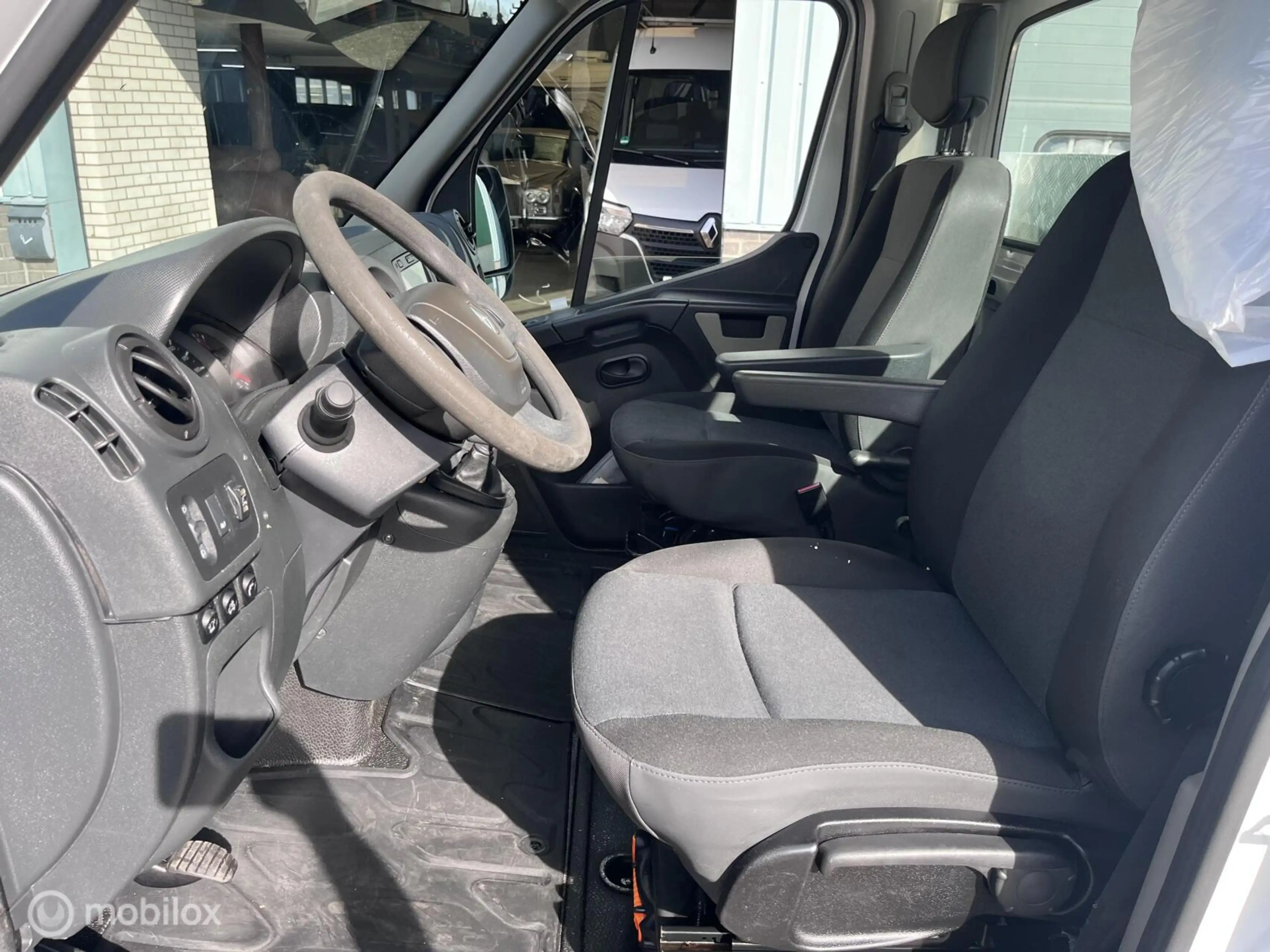 Renault Master bestel T35 2.3 dCi L2 Energy EURO VI — photo 11