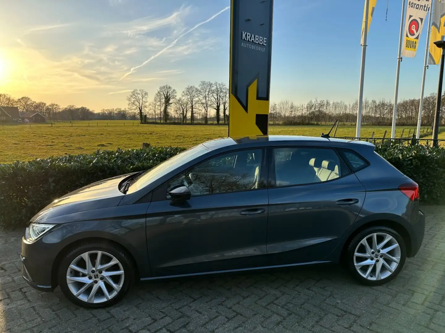 SEAT Ibiza 1.0 TSI 70 kW FR Led / Keyless / ACC Gris - 2