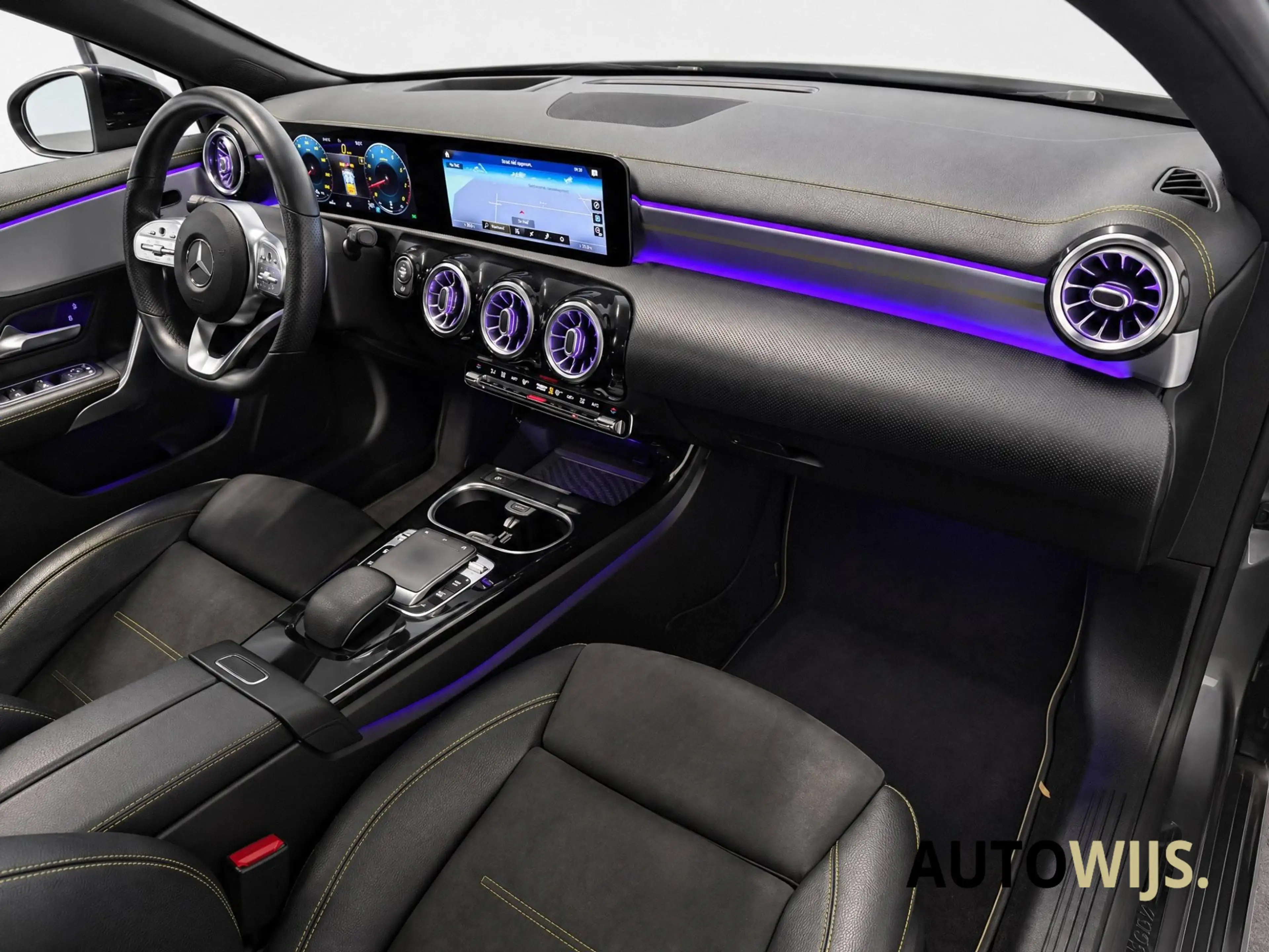 Mercedes-Benz A 250 Premium Plus|EDITION ONE|PANO|224PK|SFEERVERLICHTI — photo 11