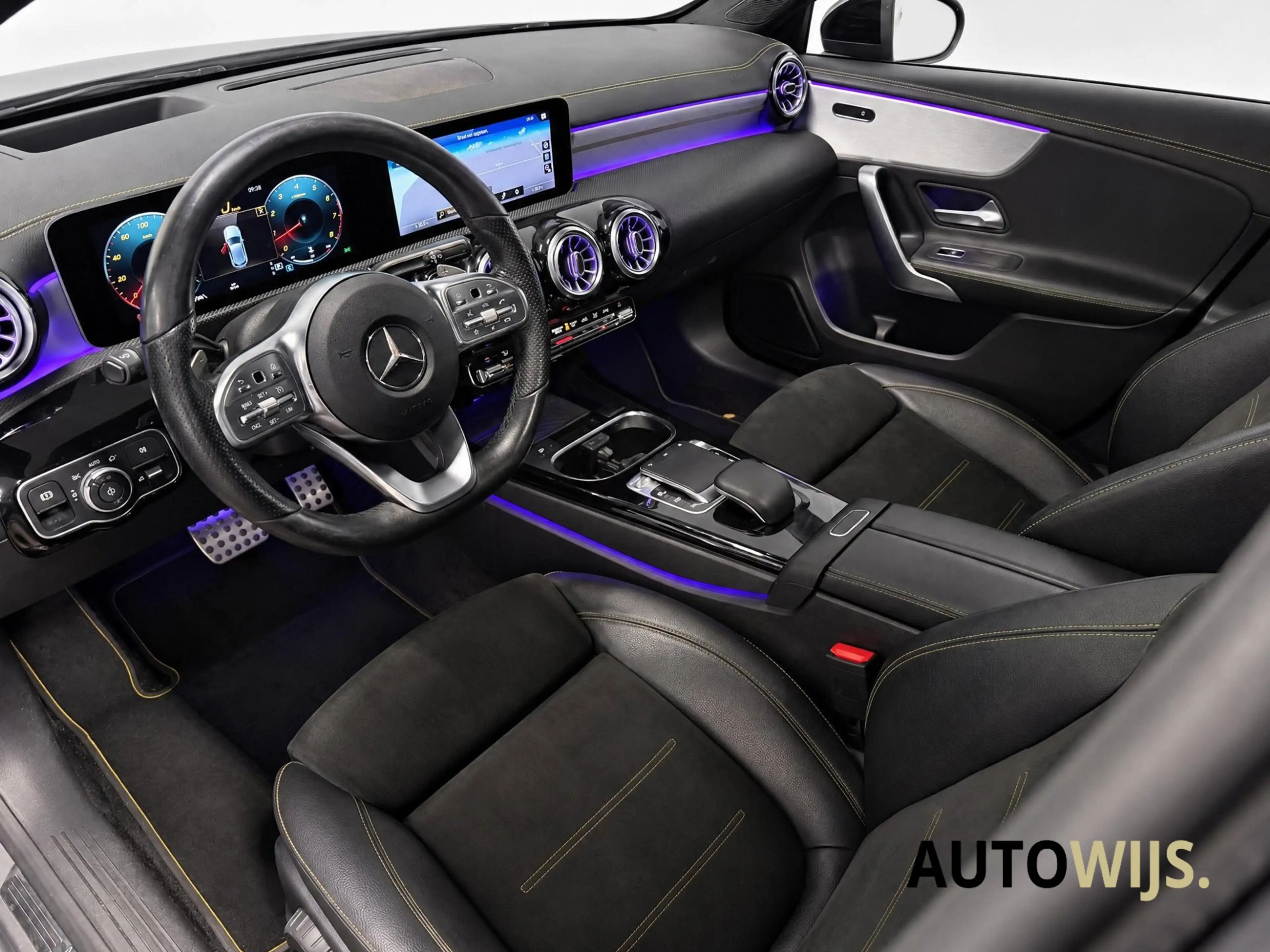 Mercedes-Benz A 250 Premium Plus|EDITION ONE|PANO|224PK|SFEERVERLICHTI — photo 14