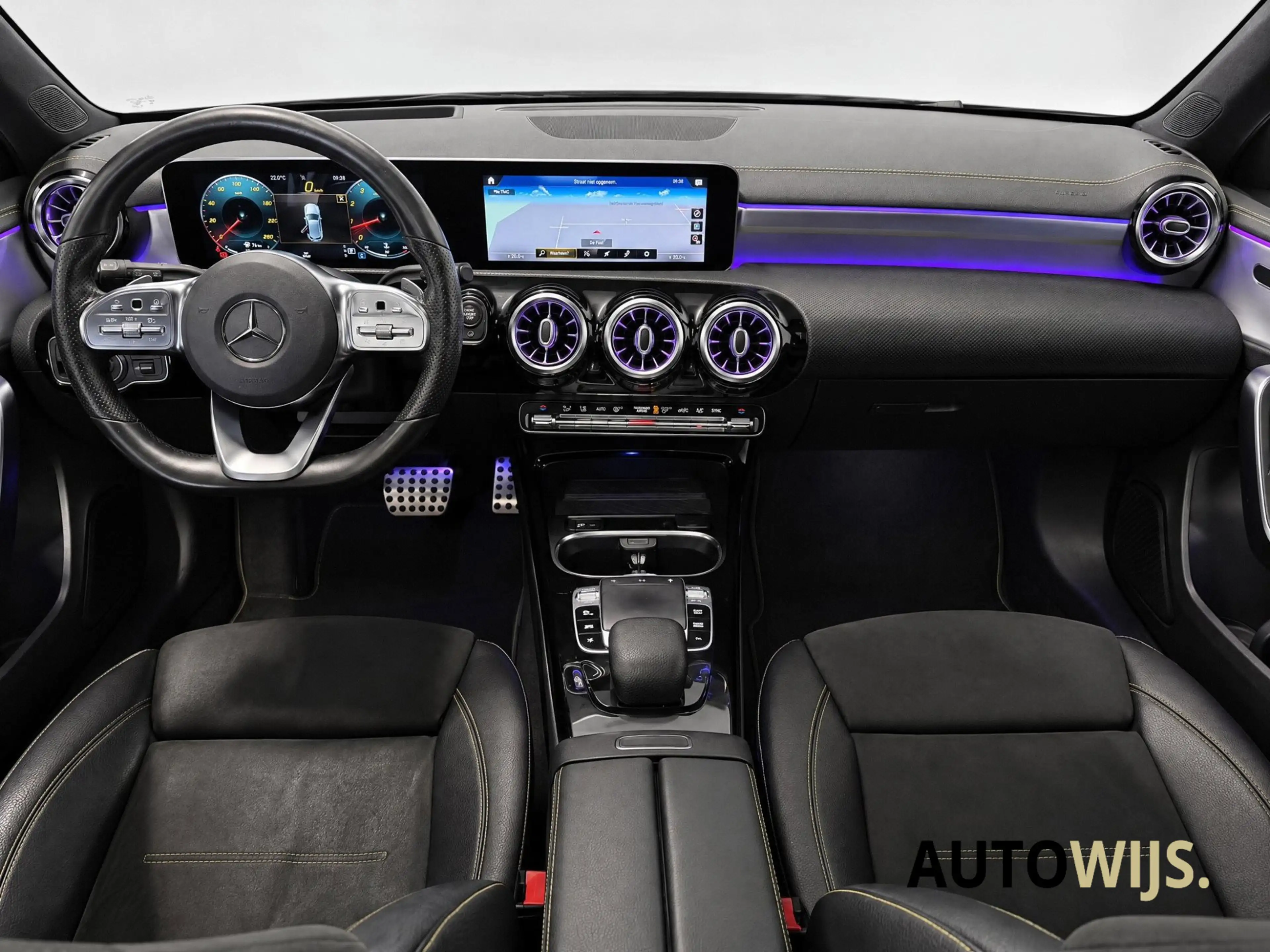 Mercedes-Benz A 250 Premium Plus|EDITION ONE|PANO|224PK|SFEERVERLICHTI — photo 3