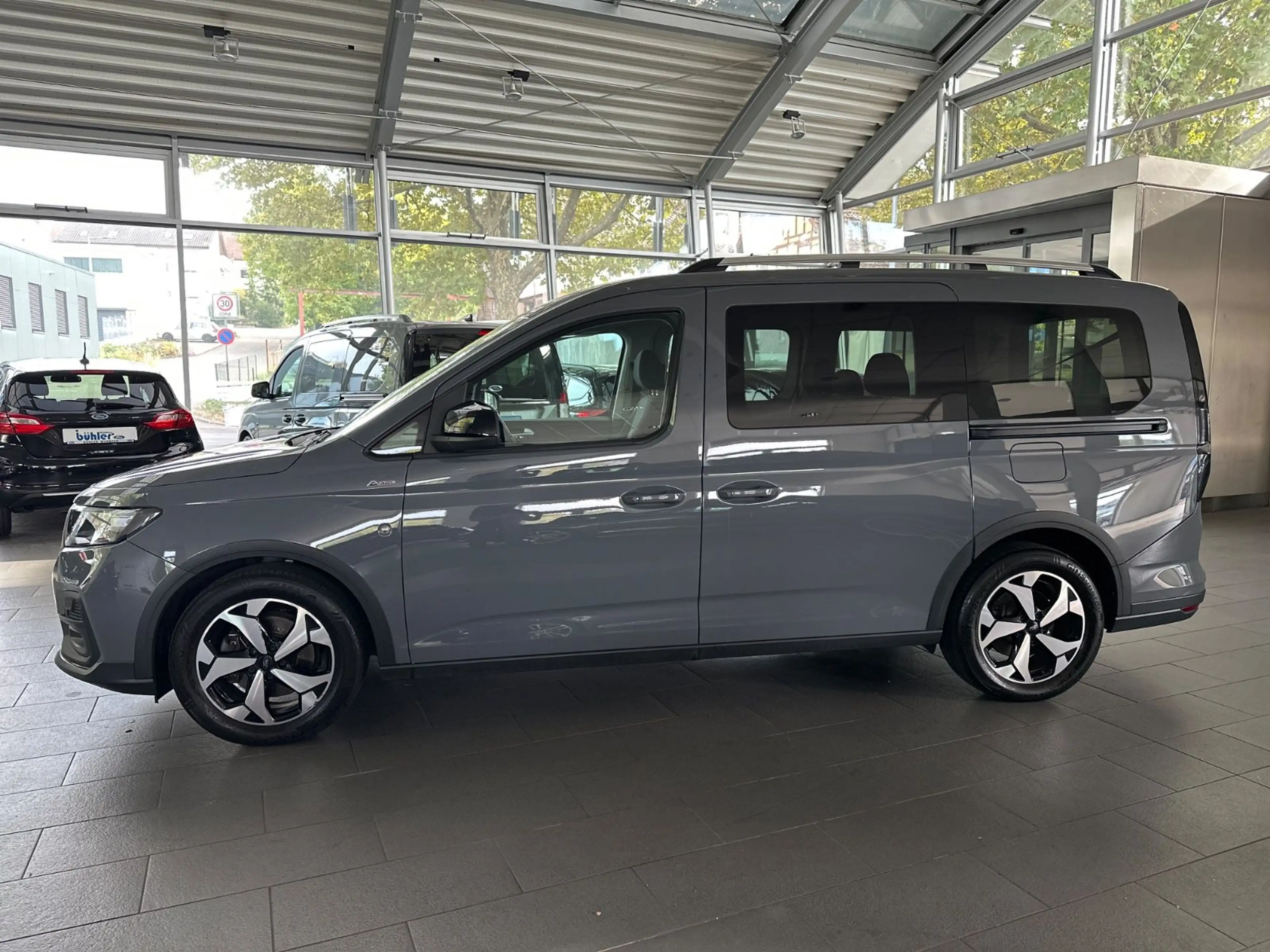 Ford Grand Tourneo Connect Active 2.0 7-SITZER — photo 2
