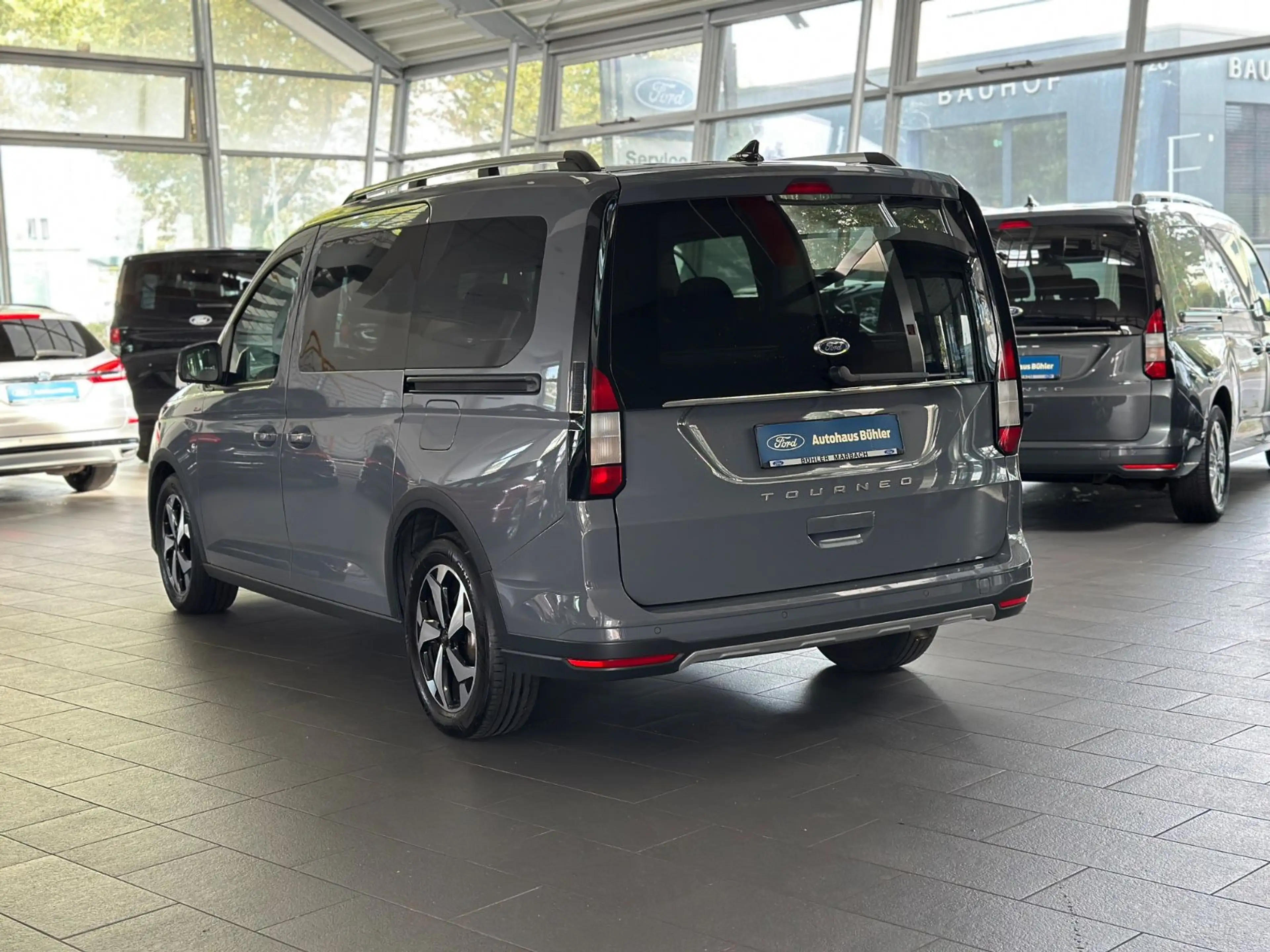 Ford Grand Tourneo Connect Active 2.0 7-SITZER — photo 3