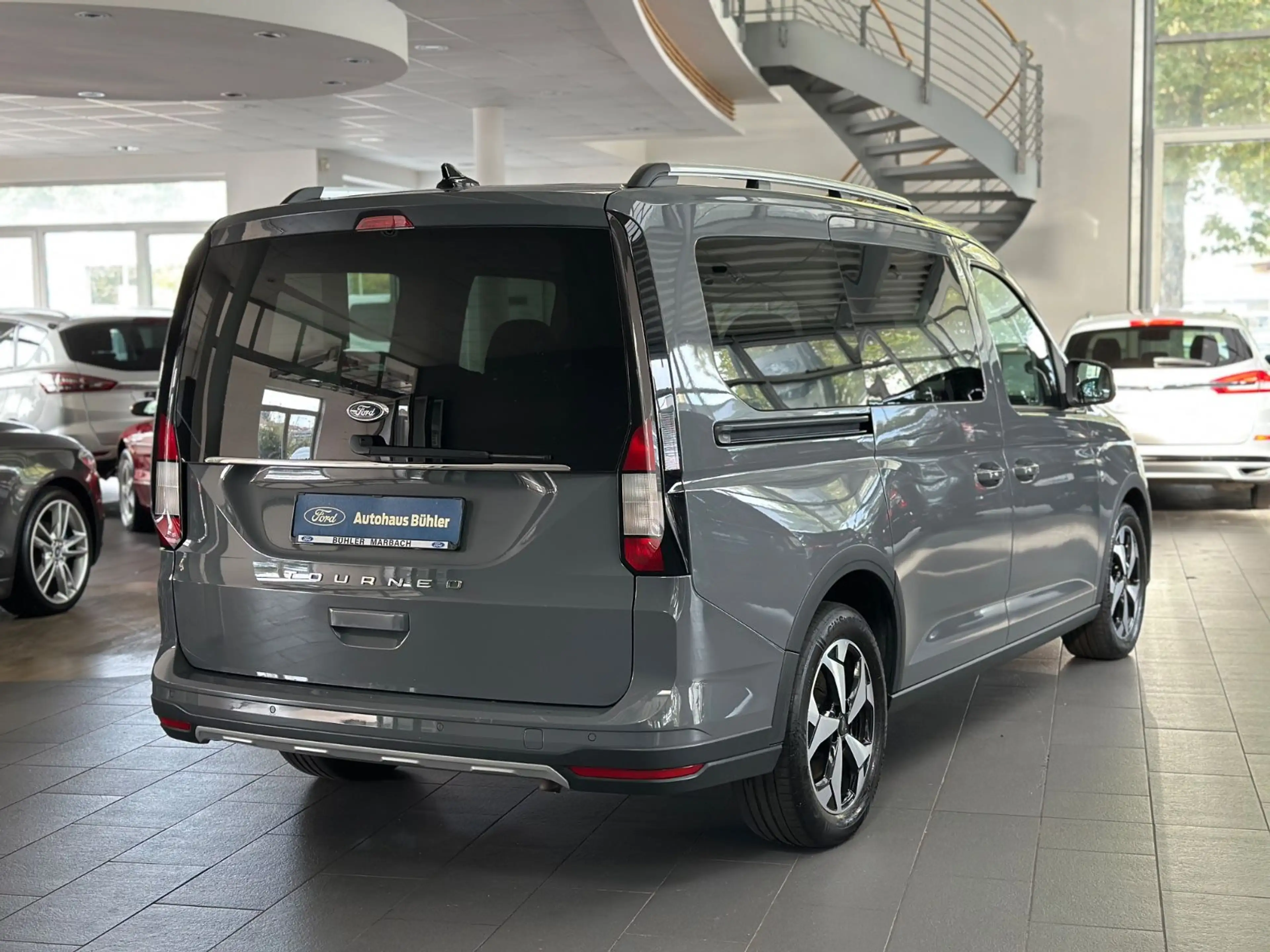 Ford Grand Tourneo Connect Active 2.0 7-SITZER — photo 5