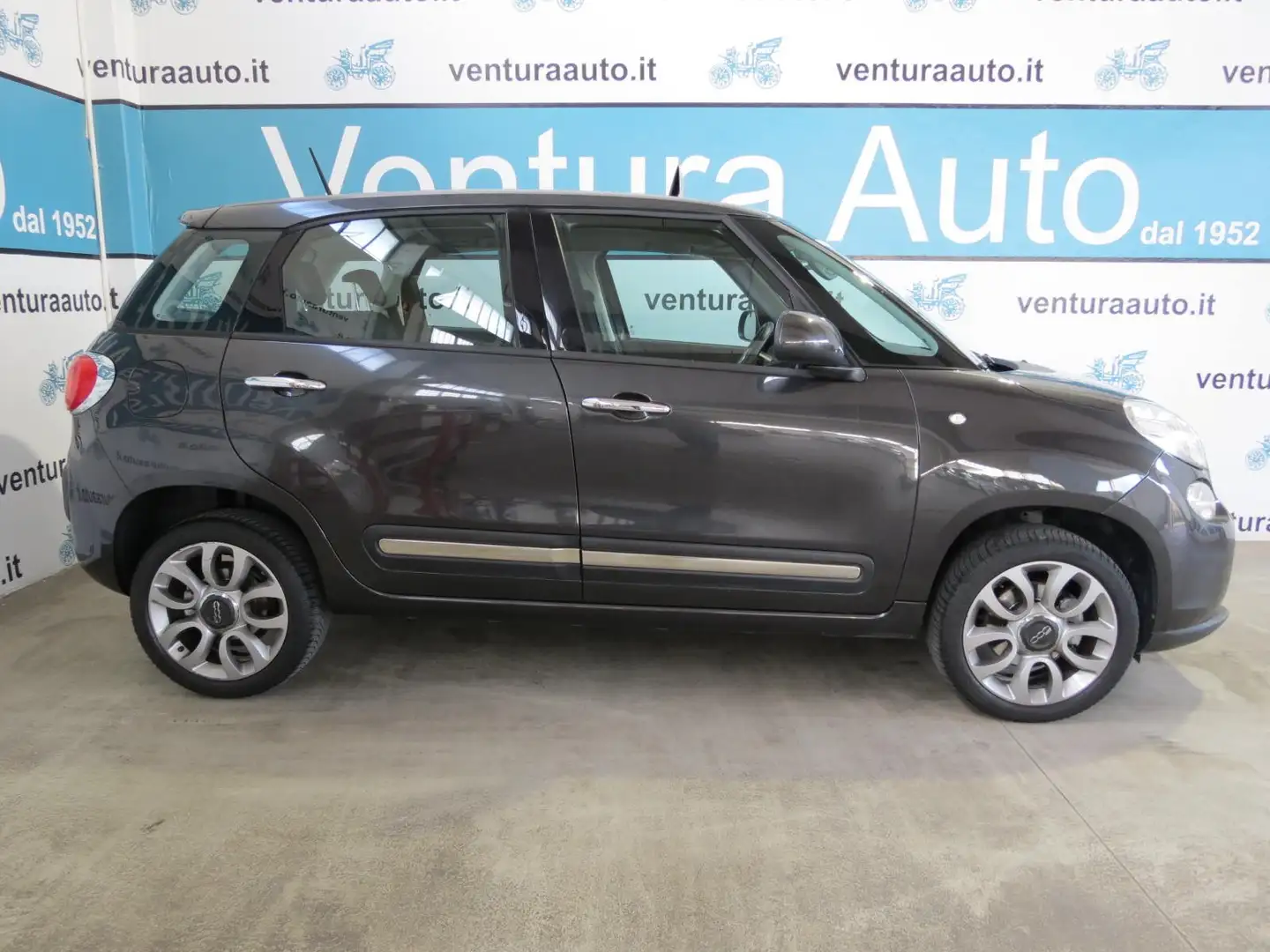 Fiat 500L 0.9 T.AIR TURBO 80 CV NATURAL POWER LOUNGE Grijs - 2