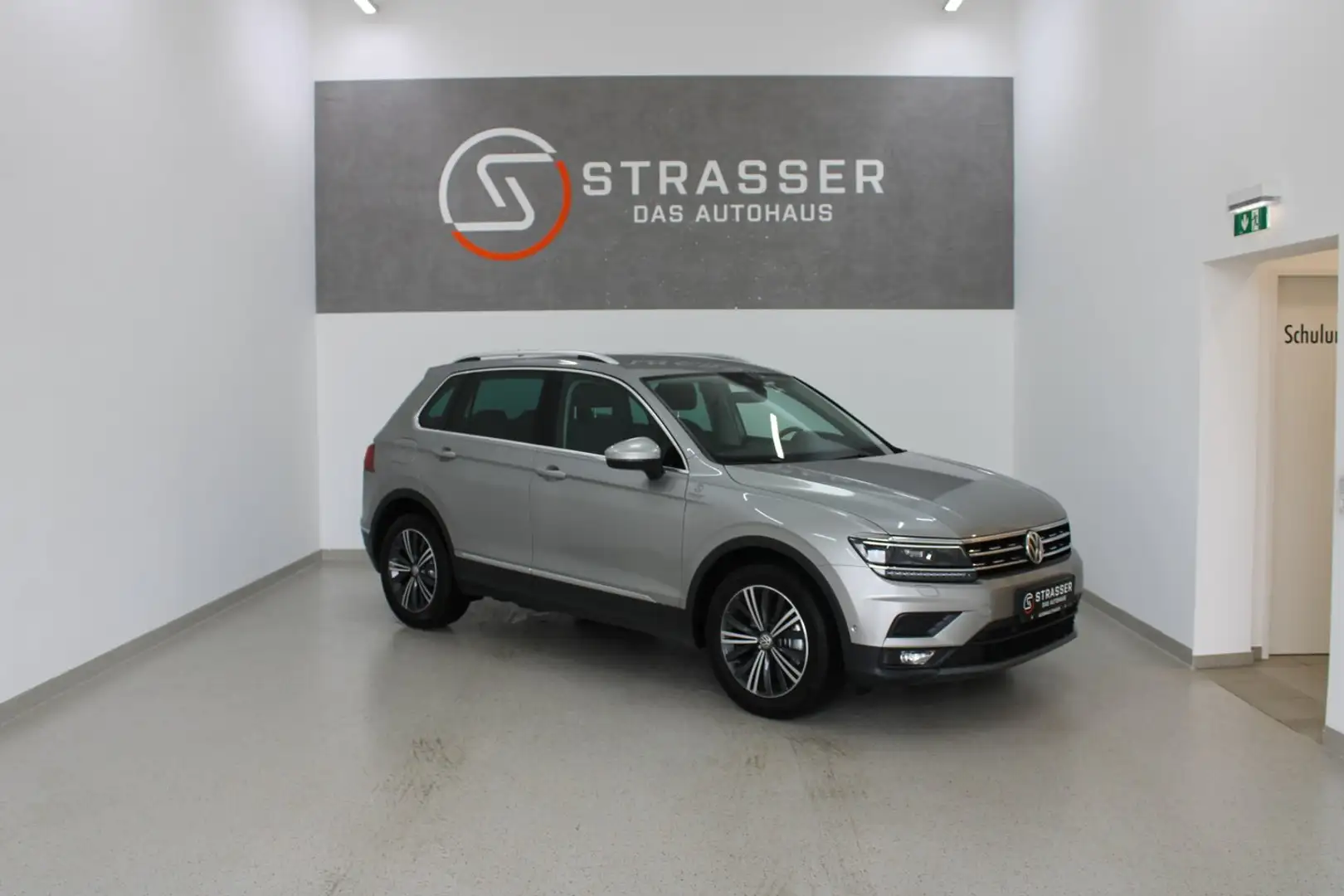 Volkswagen Tiguan Comfortline TSI Silber - 1