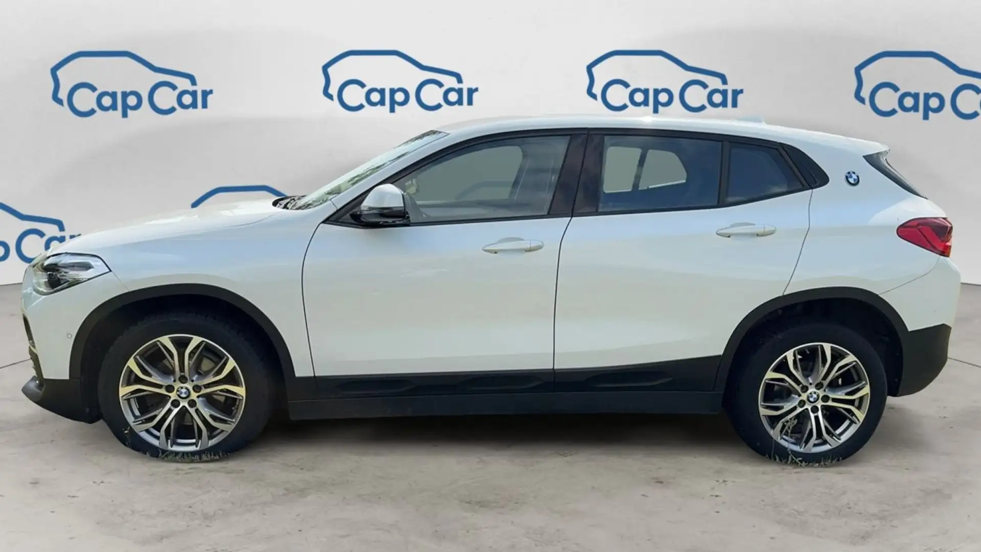 BMW X2 sDrive 18d 150 Business Design Blanc - 2