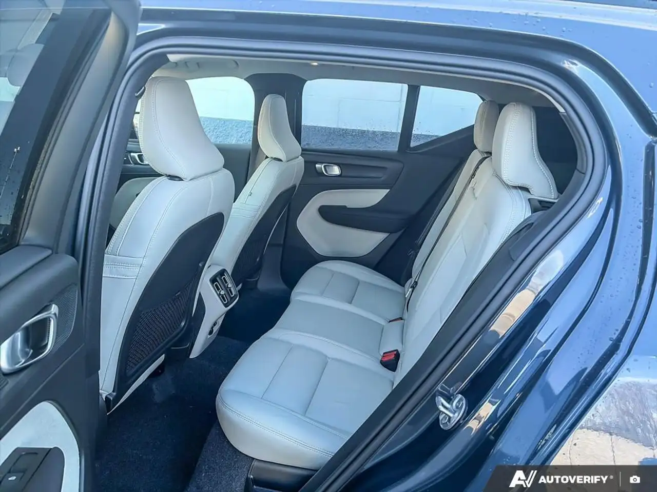 Volvo XC40 снимка Volvo XC40