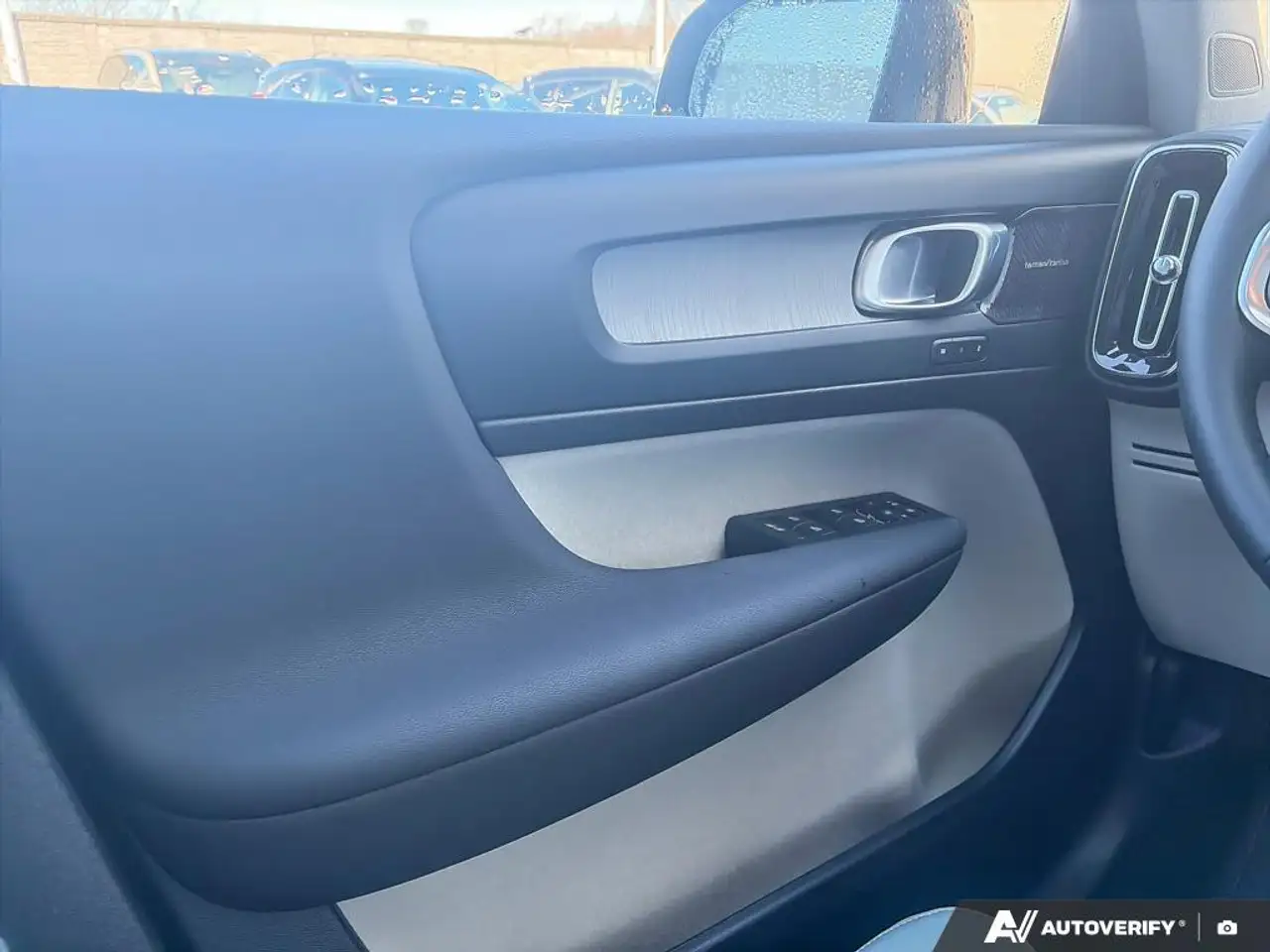 Volvo XC40 снимка Volvo XC40