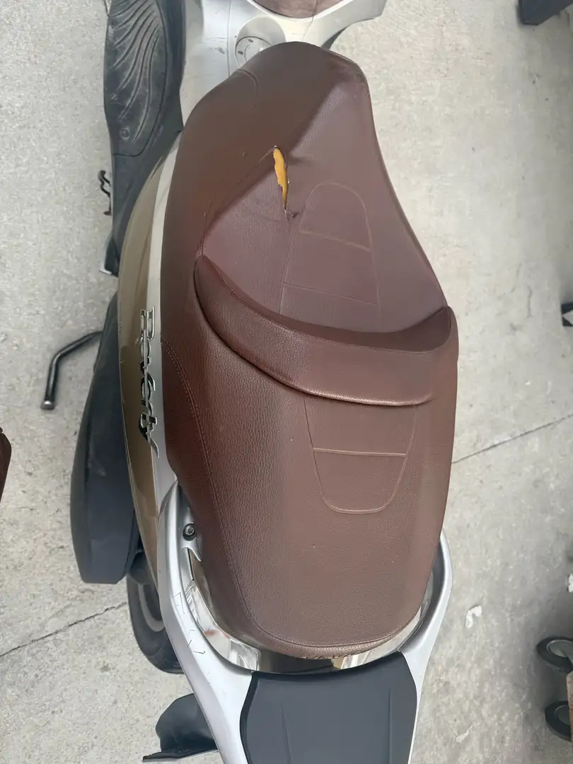 Piaggio Beverly 300 - 2