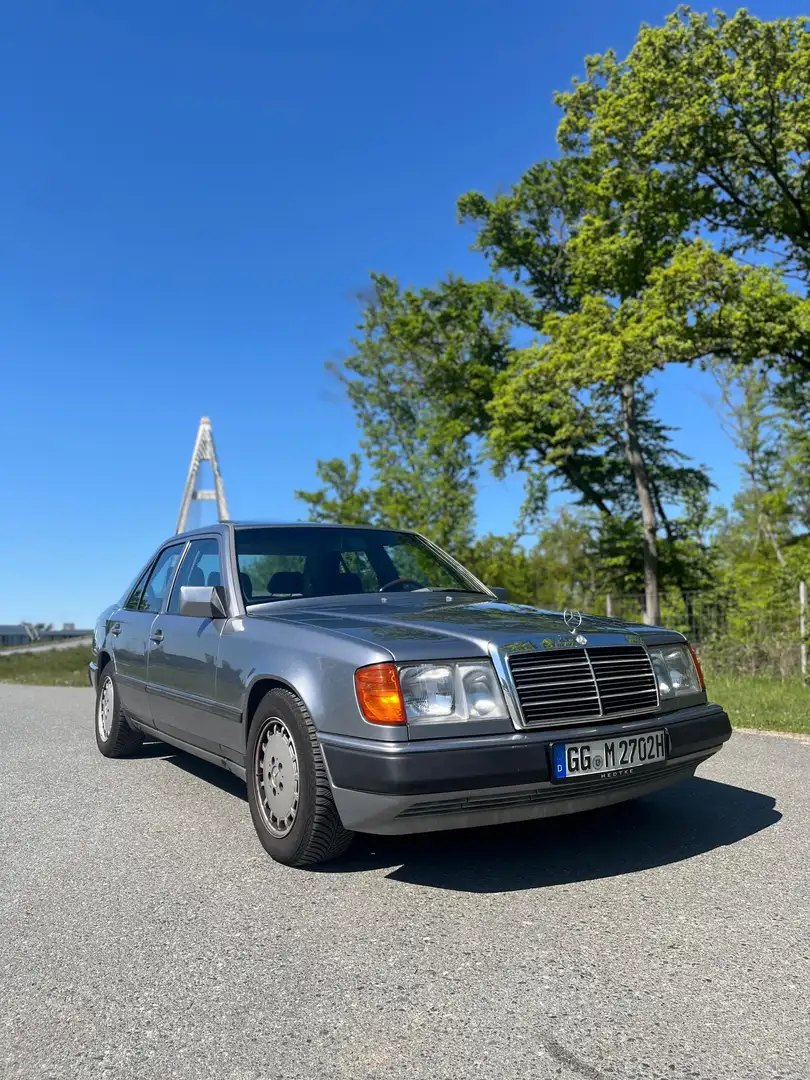 Mercedes-Benz E 300 300 D - 1