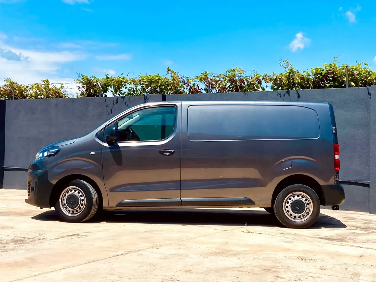 Citroen Jumpy Fg. BlueHDI Talla M Club 120 Gris - 2