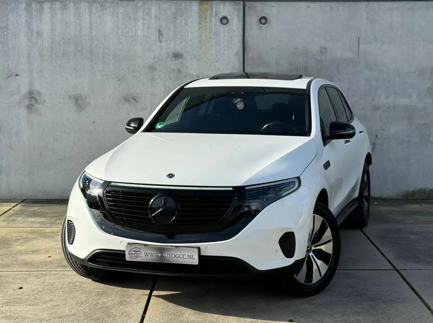 Mercedes-Benz EQC 400 4MATIC SOH 94% 80kWh PANO NAP BTW Wit - 1