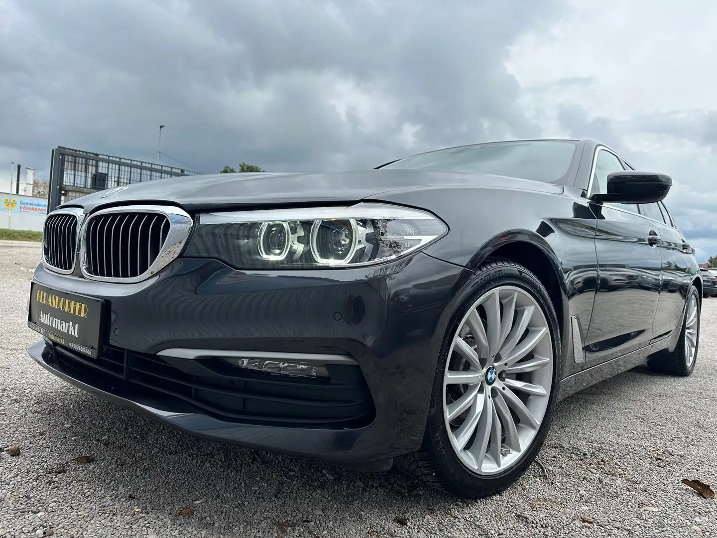 BMW 520 520 d Aut. **Finanzierung** Grau - 2