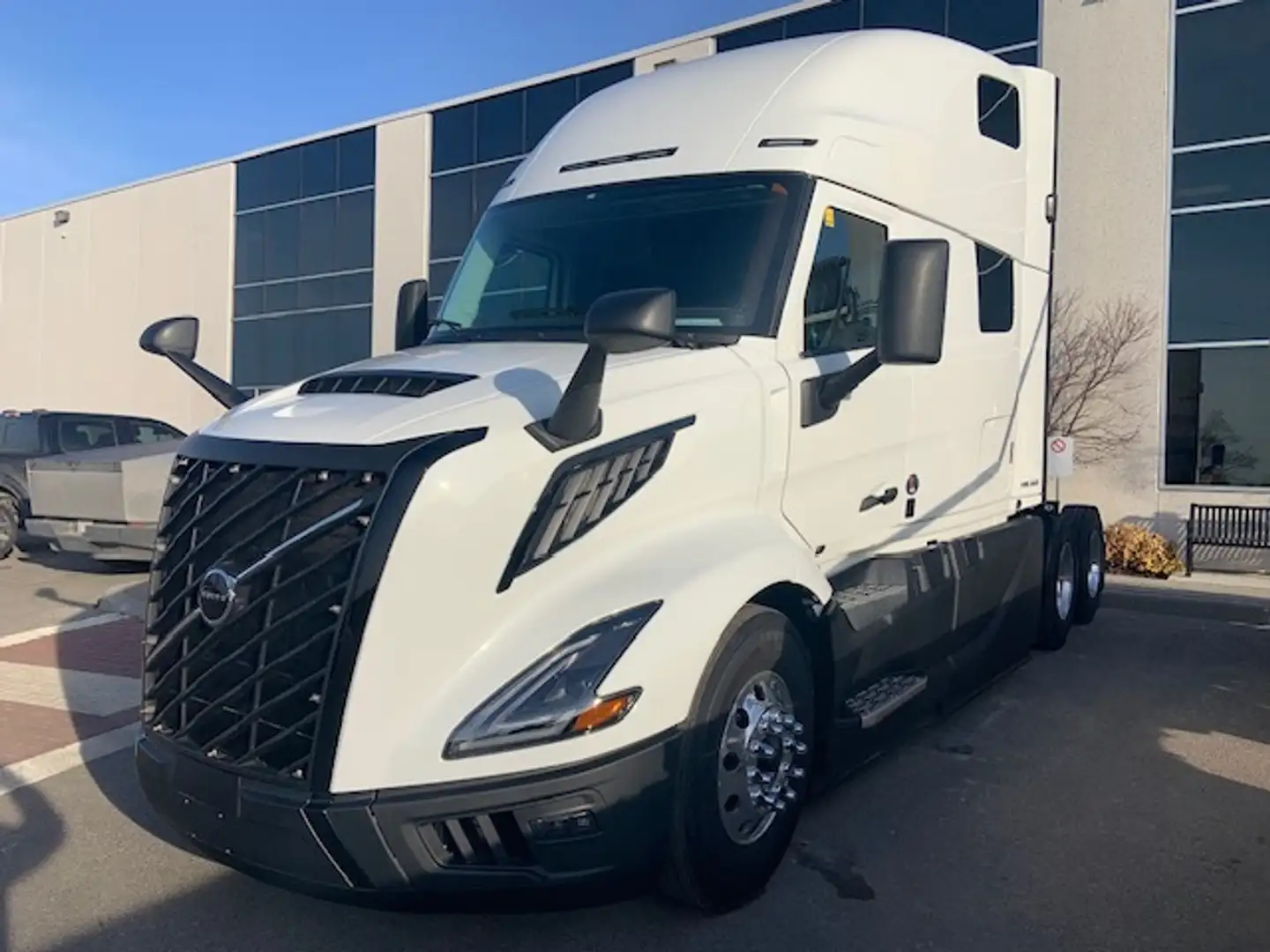 2027 Volvo VNL 860 Highway Tractor for sale by MID ONTARIO TRUCK