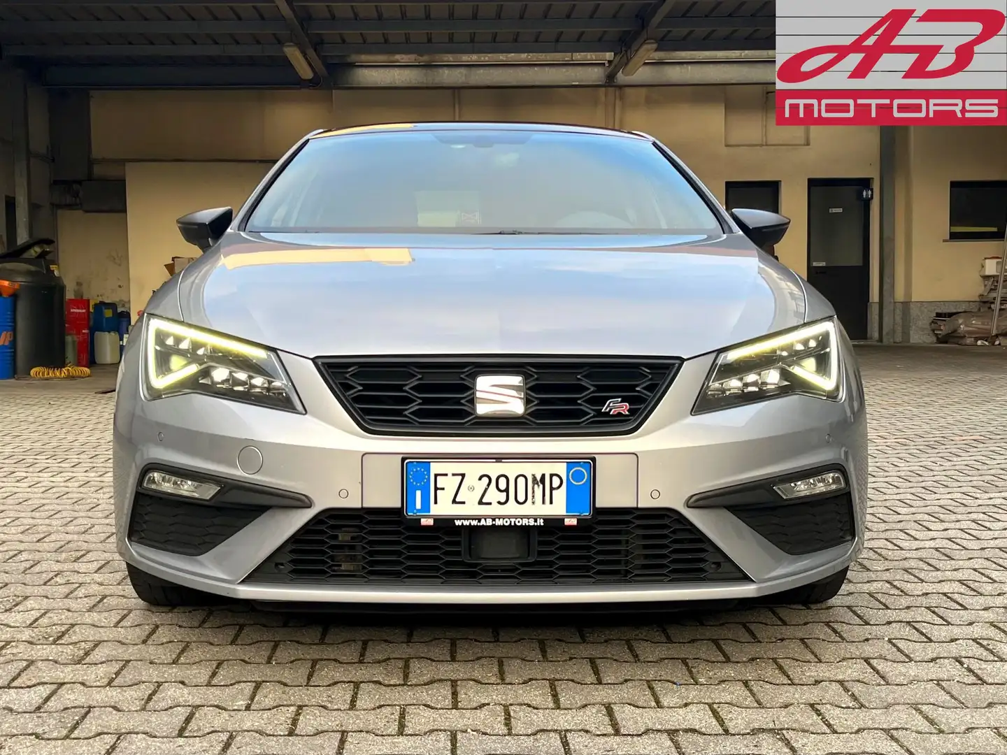 SEAT Leon Leon 1.5 EcoTSI 130 CV 5p. FR - *Tetto Aprible* Grau - 2