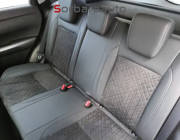 Suzuki Vitara view 3