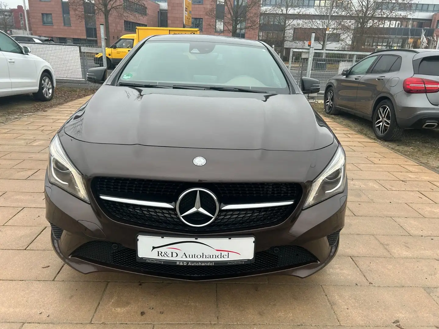 Mercedes-Benz CLA 220 CDI Shooting Brake 4Matic Navi RFK Autom Hnědá - 2