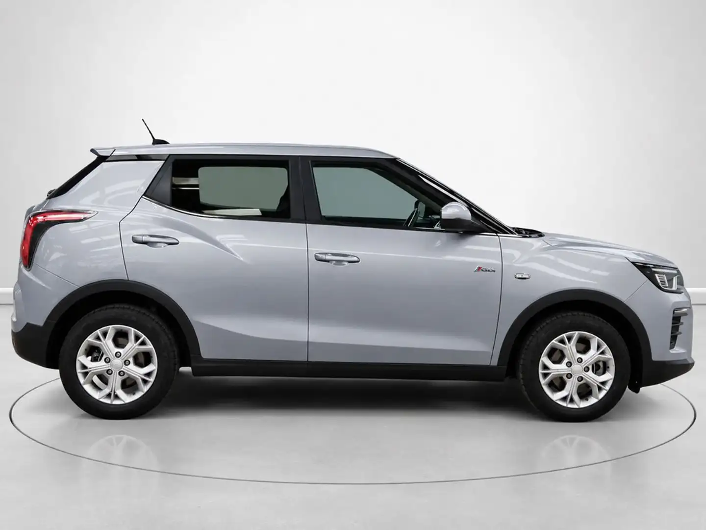SsangYong Tivoli G15 Urban Plus LP 4x2 Gris - 2