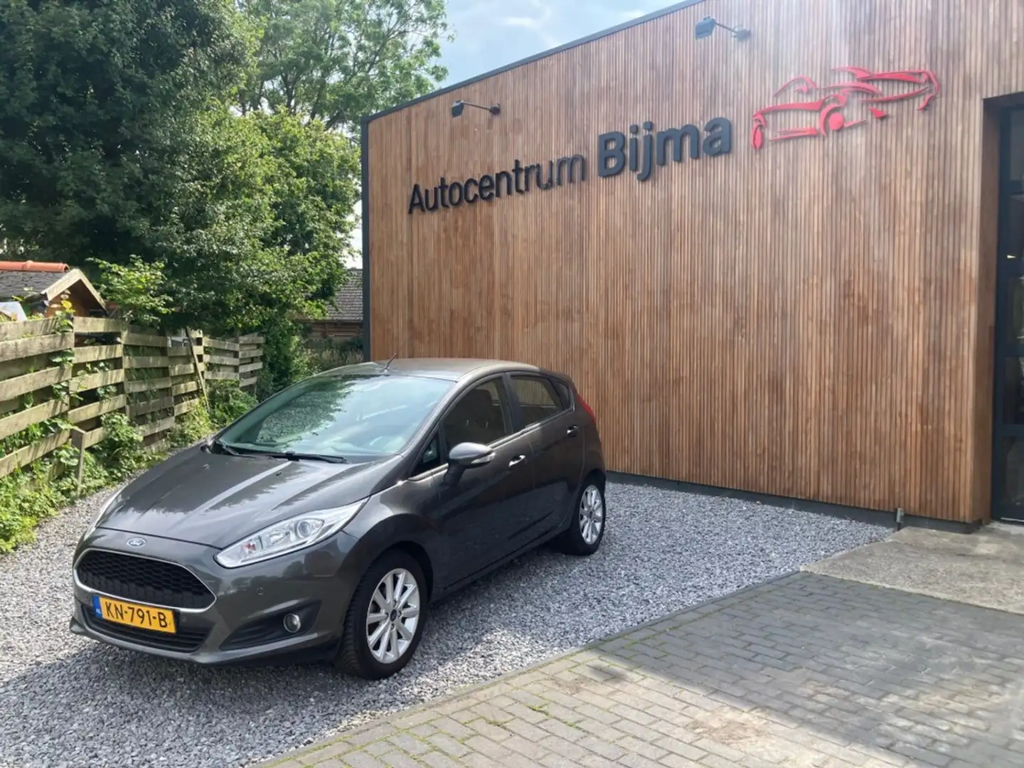 Ford Fiesta 1.0 Style Ultimate Grijs - 1