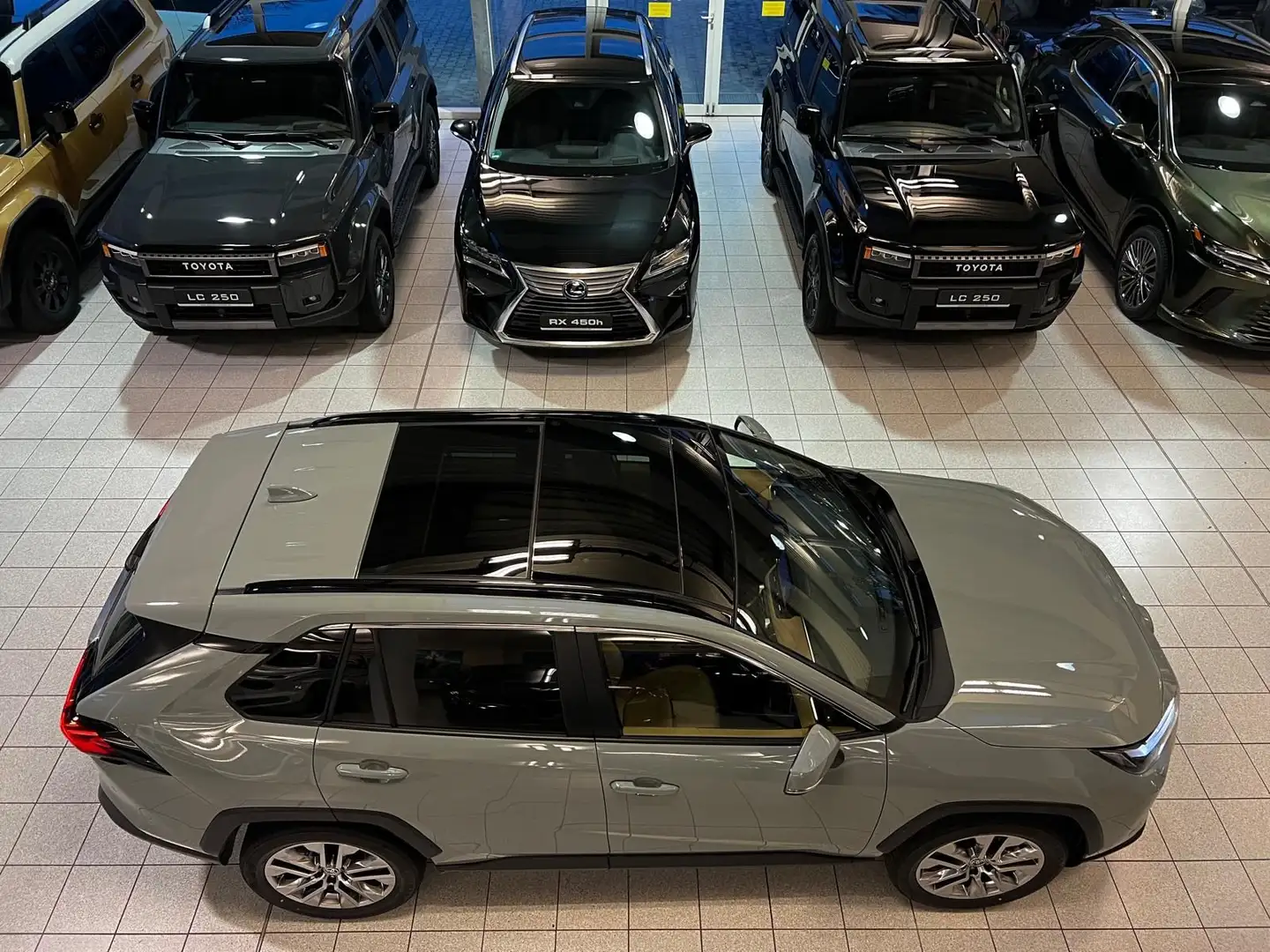 Toyota RAV 4 LOUNGE-4x4-JBL-PANORAMA-360 CAM.-Hybrid Vert - 2