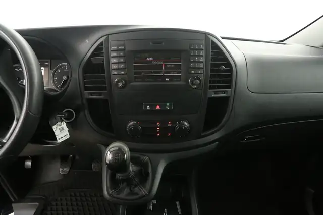 Mercedes-Benz Vito view 11