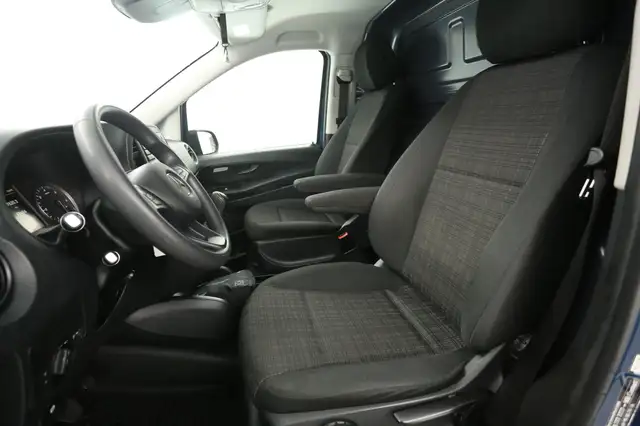 Mercedes-Benz Vito view 9